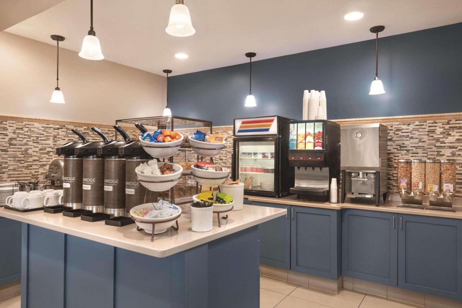 Country Inn & Suites by Radisson, Eagan, MN photo 37