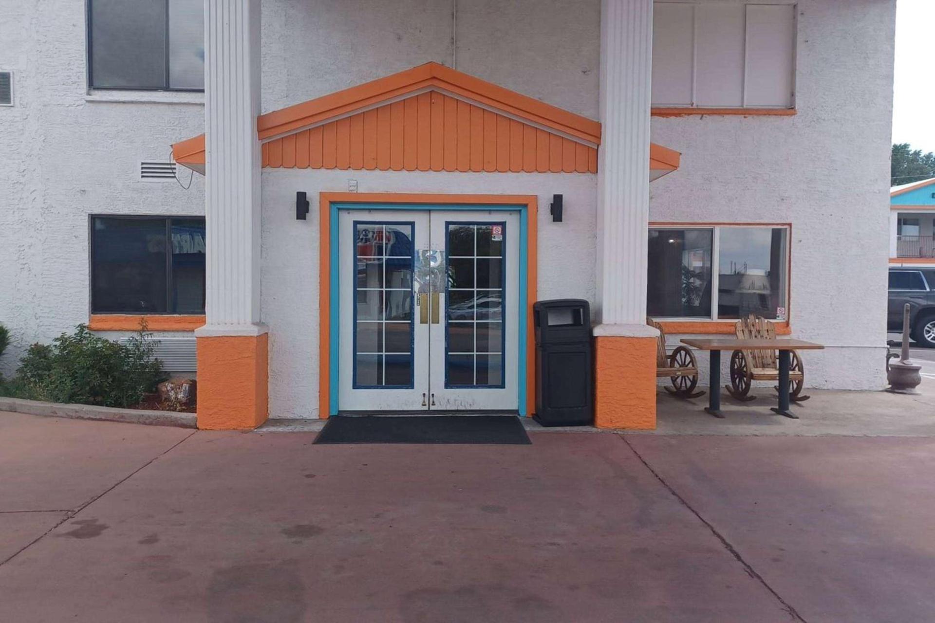 Howard Johnson by Wyndham Springerville photo 2