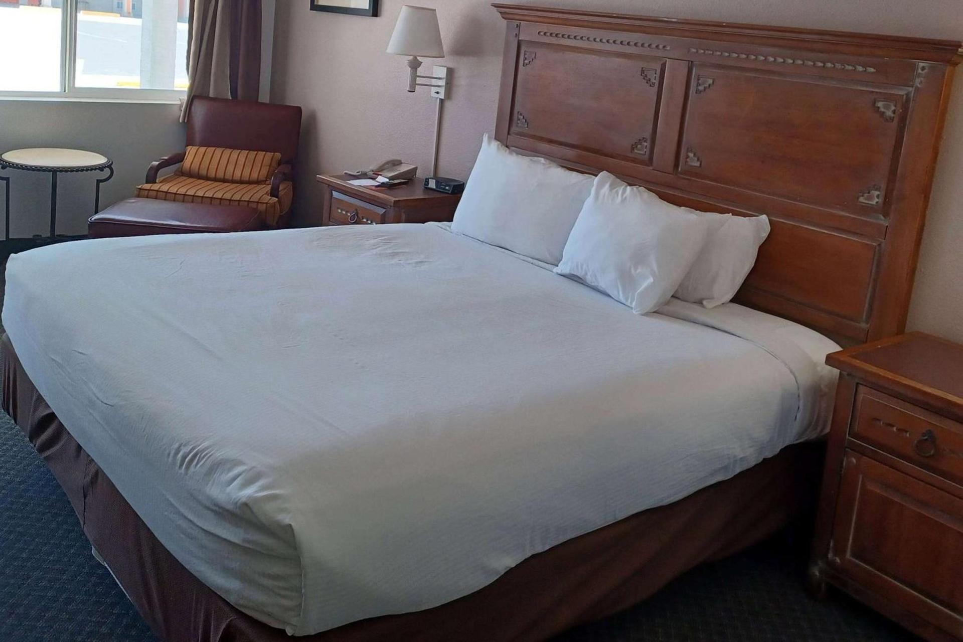 Howard Johnson by Wyndham Springerville photo 9