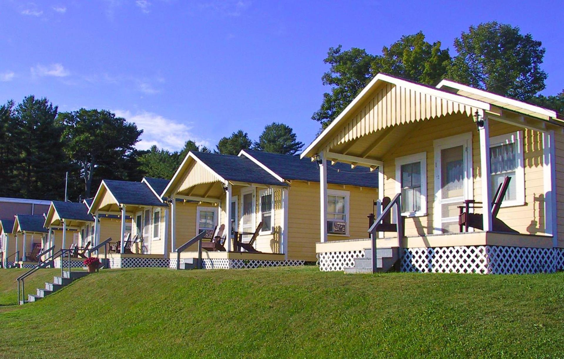 Half Moon Motel & Cottages photo 5