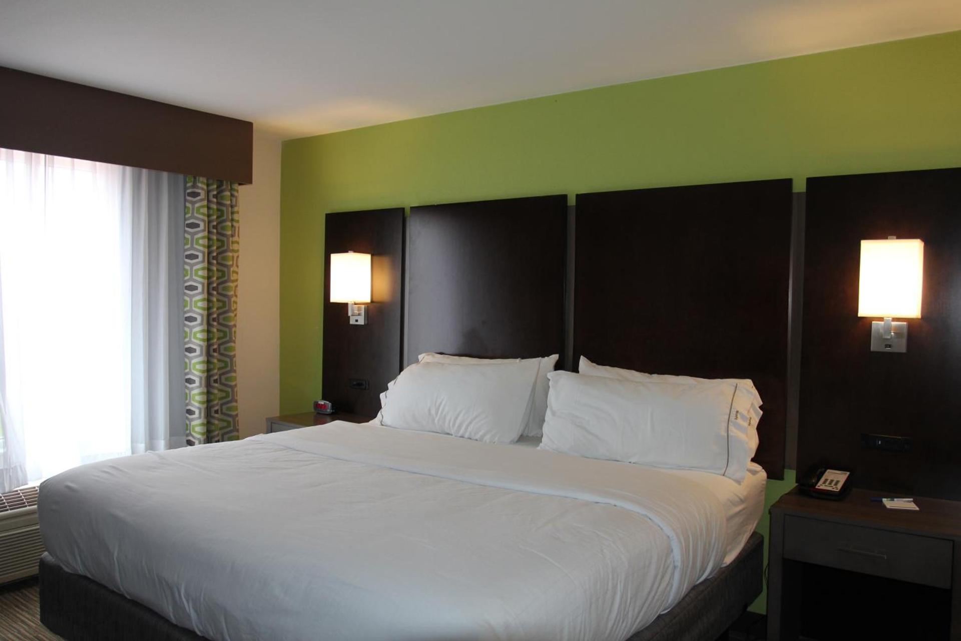 Holiday Inn Express & Suites Sweetwater by IHG photo 6