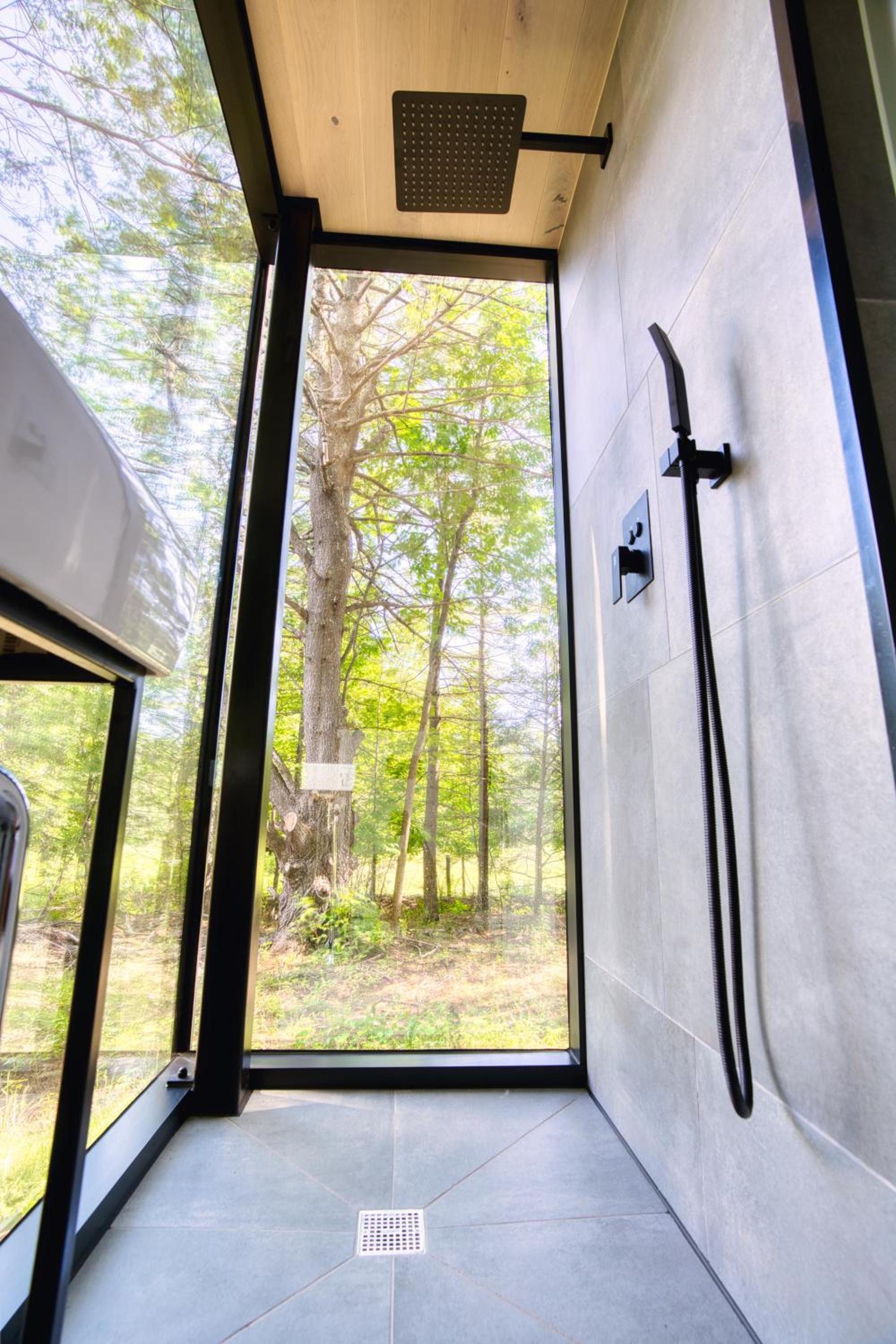 The Haüs Windham - Spacious Suites, Hot Tub, Mountain Views! photo 32