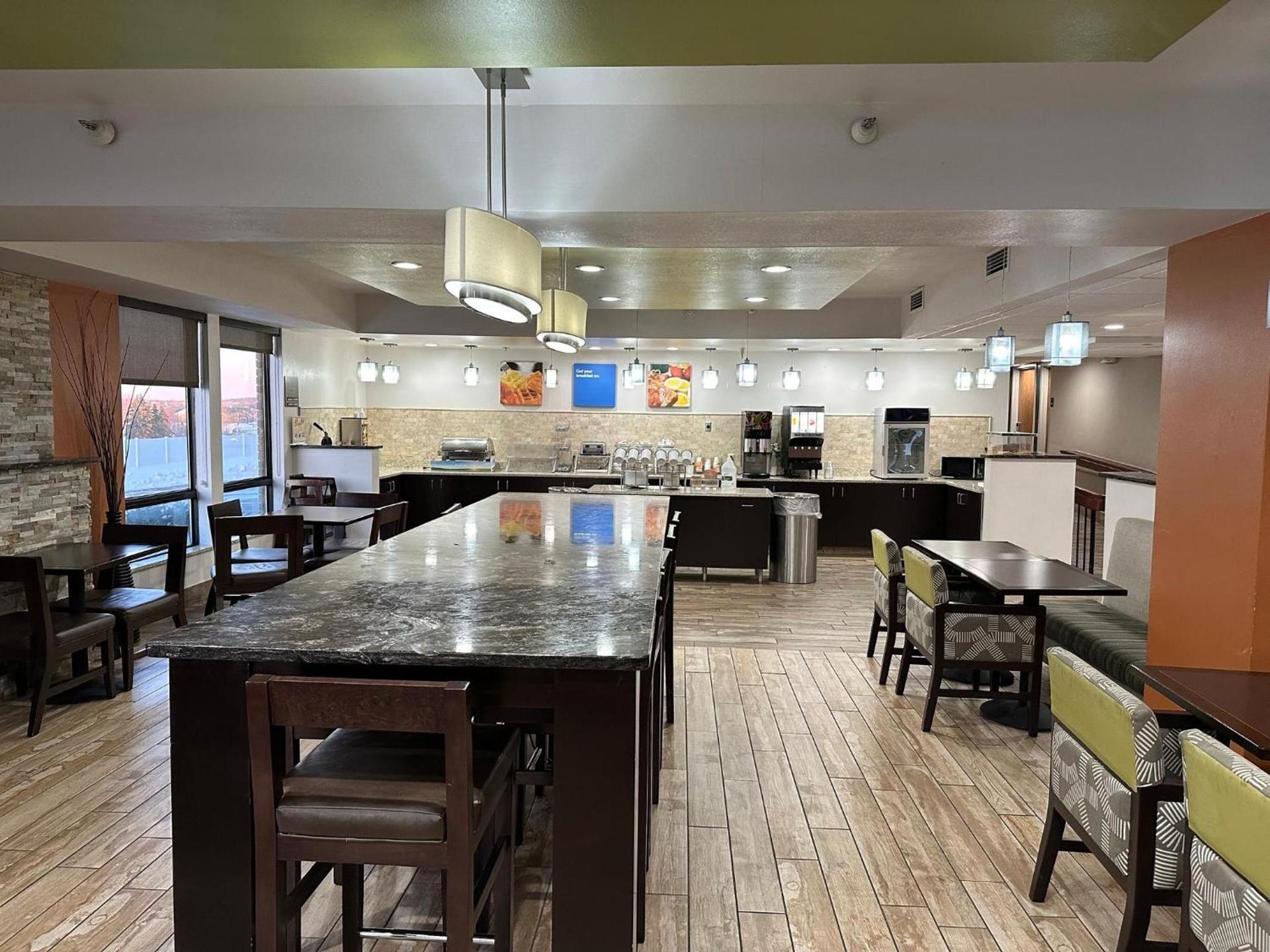 Holiday Inn Express & Suites Eden Prairie - Minneapolis by IHG photo 65