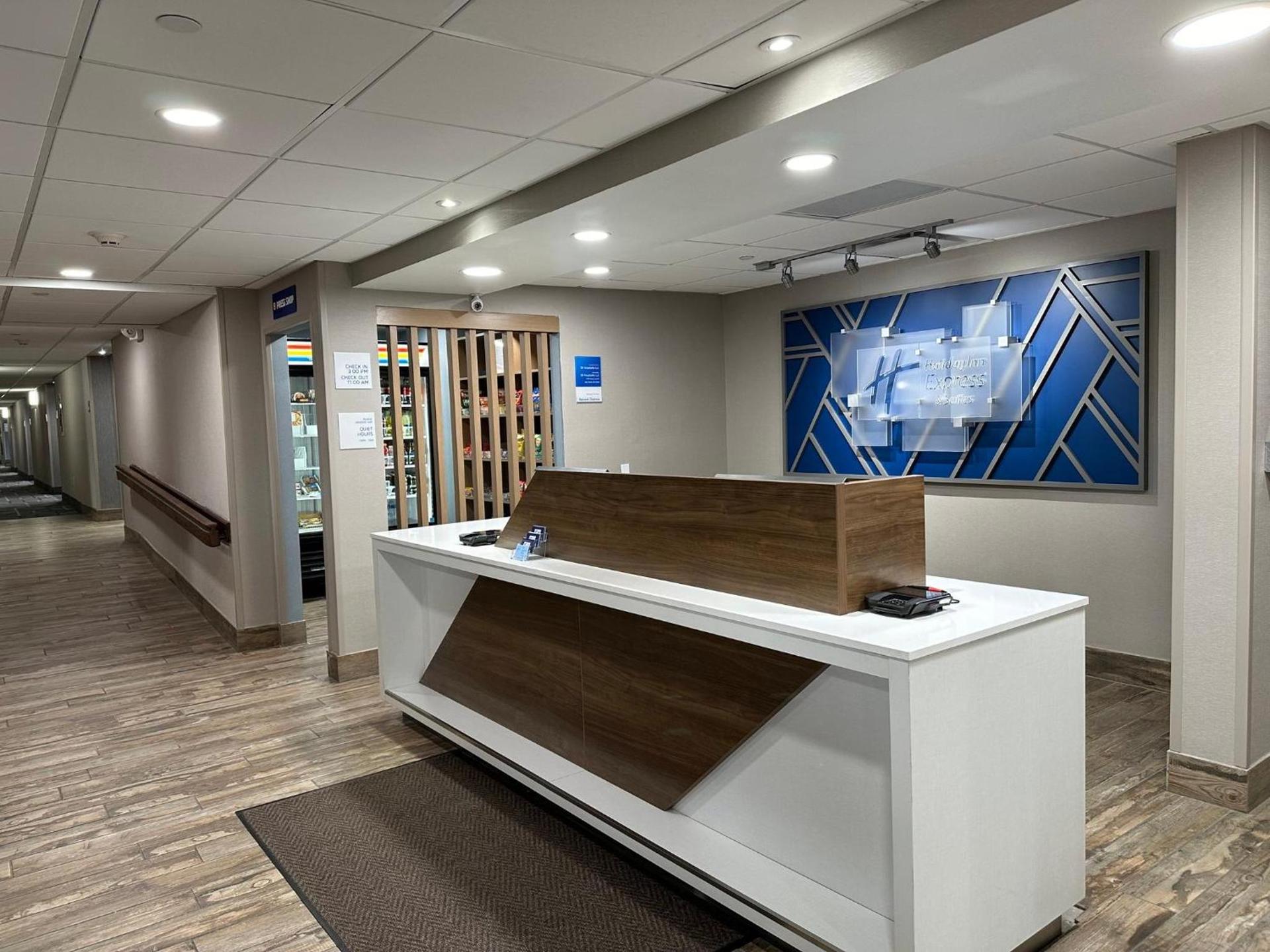 Holiday Inn Express & Suites Eden Prairie - Minneapolis by IHG photo 35