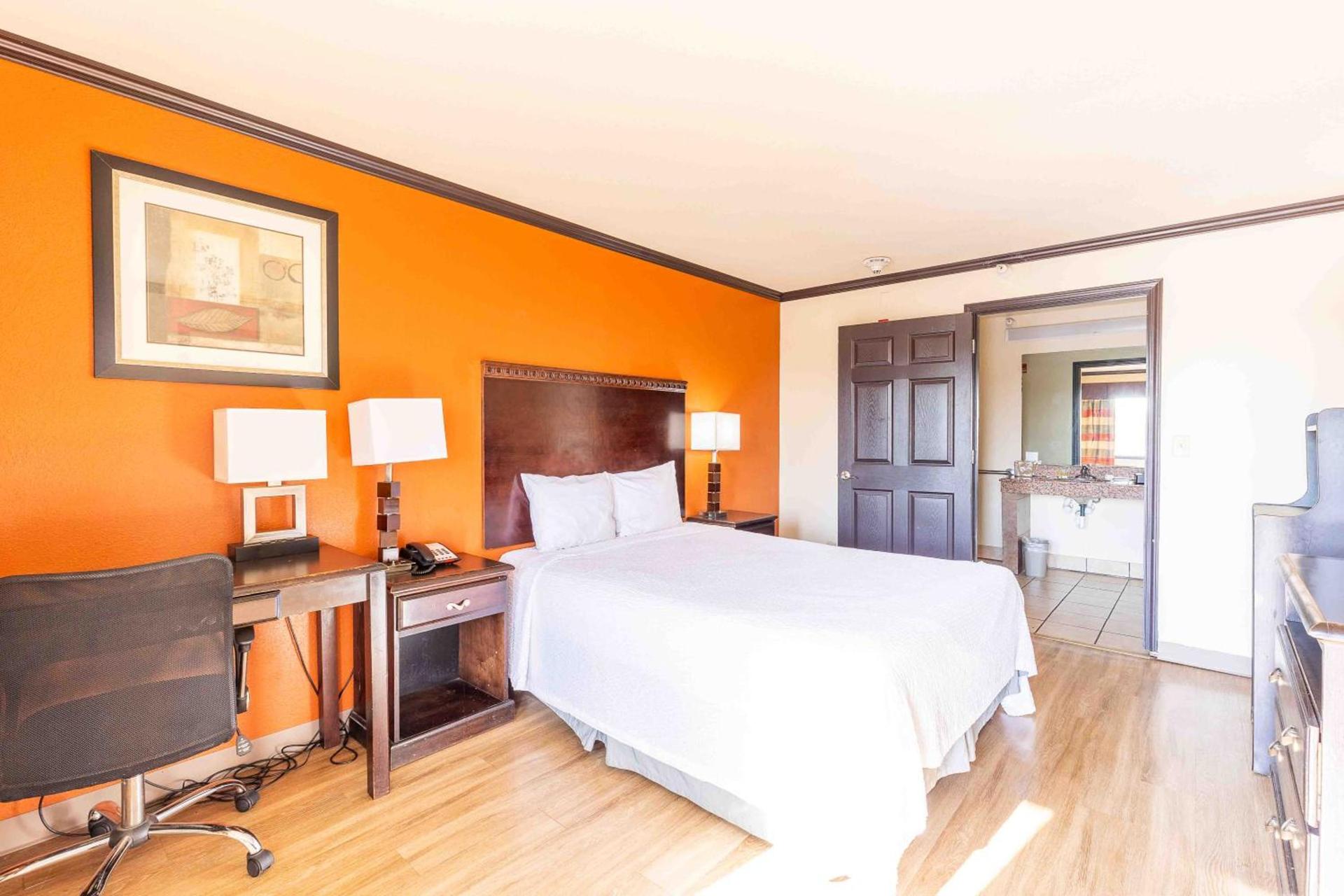 Days Inn by Wyndham Oklahoma City/Moore photo 22