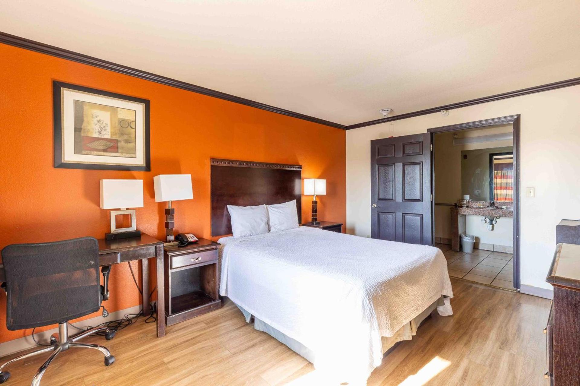 Days Inn by Wyndham Oklahoma City/Moore photo 20