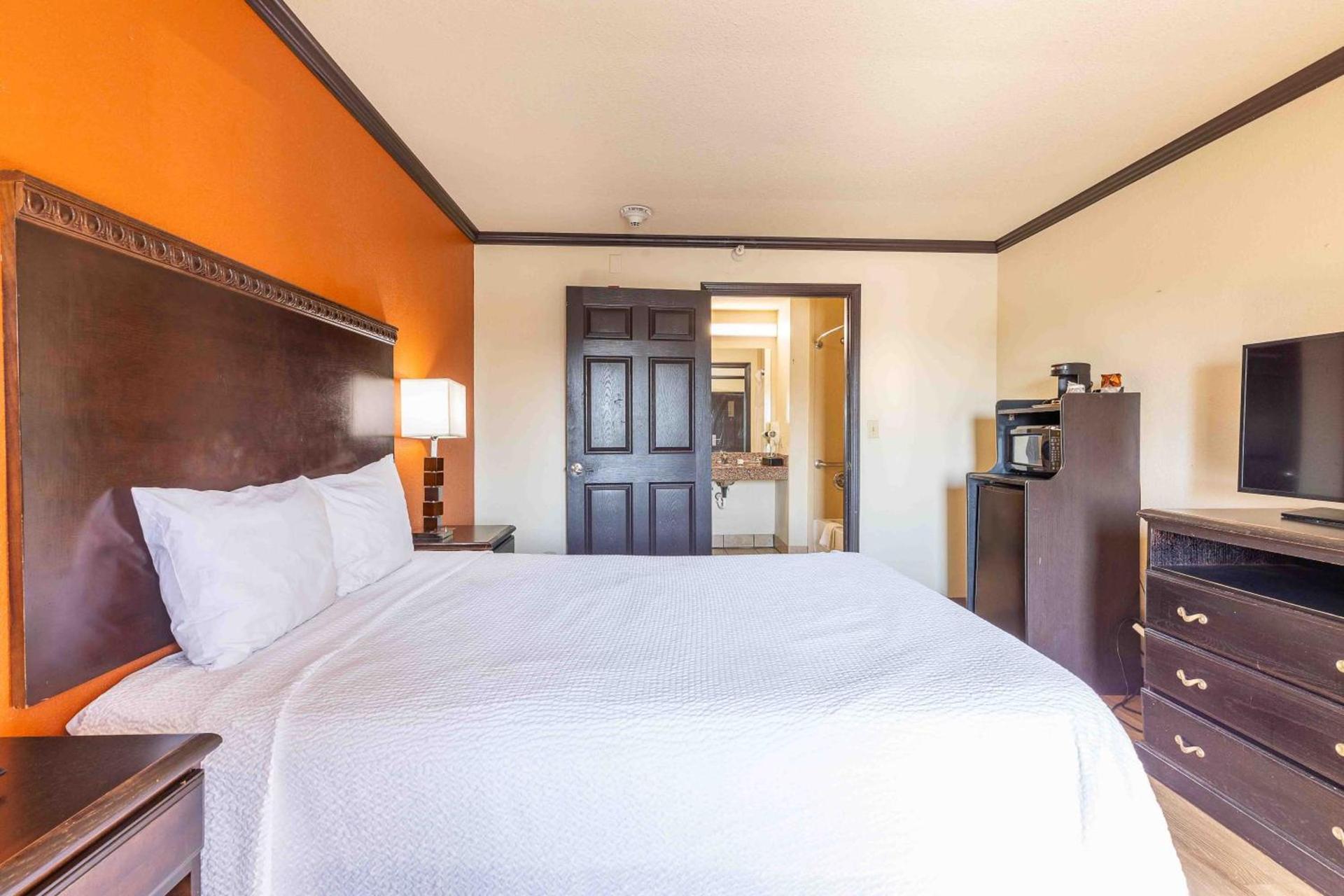 Days Inn by Wyndham Oklahoma City/Moore photo 21