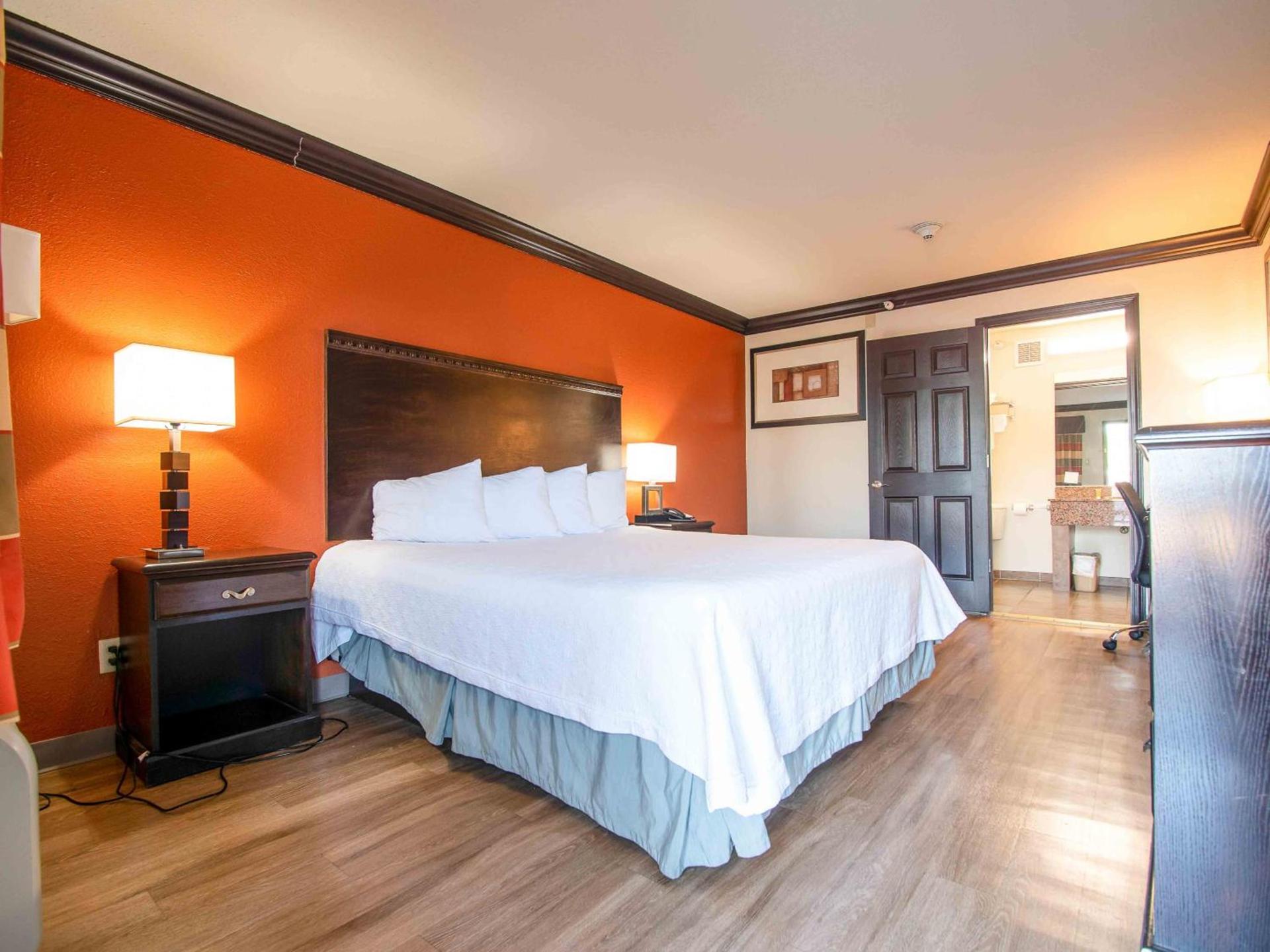 Days Inn by Wyndham Oklahoma City/Moore photo 15