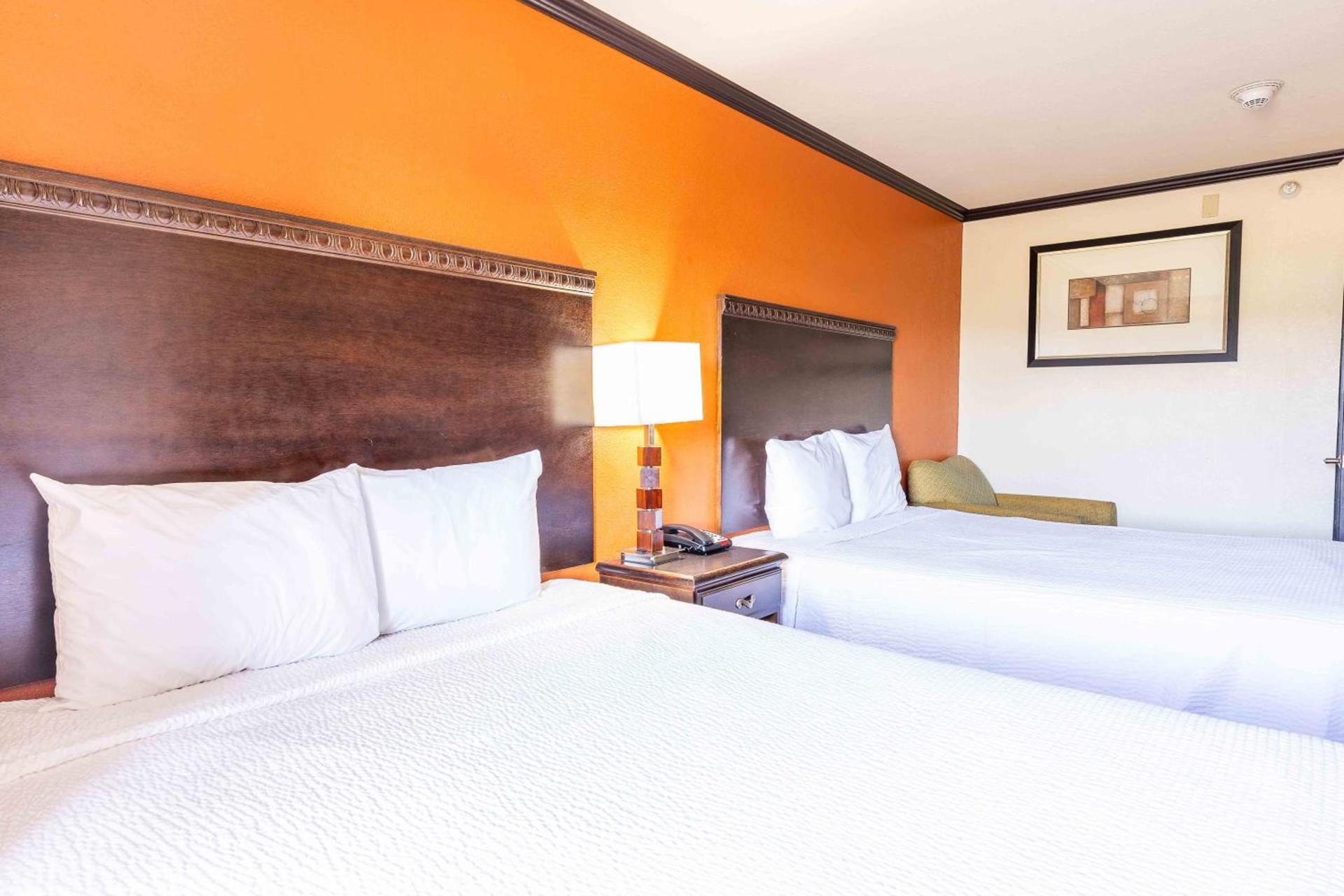Days Inn by Wyndham Oklahoma City/Moore photo 12