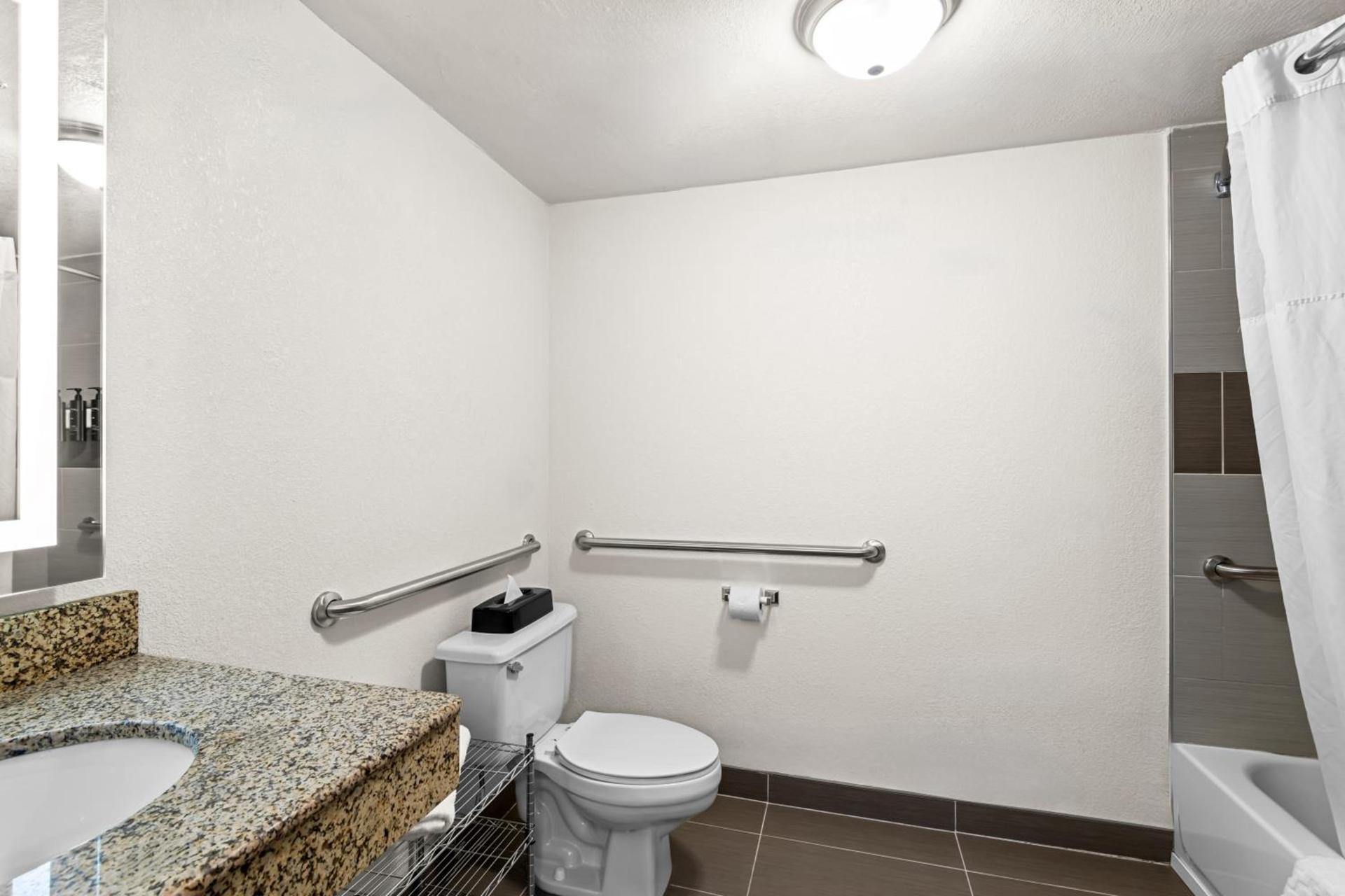 Hotel Concord Syracuse, an Ascend Collection Hotel photo 35