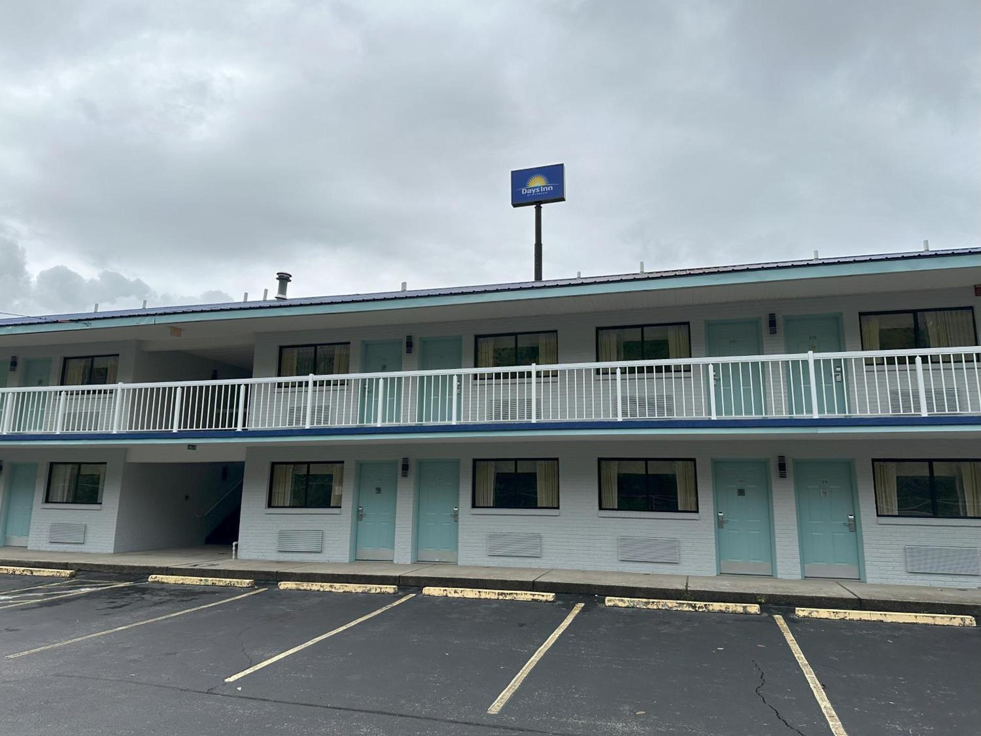 Days Inn by Wyndham Renfro Valley Mount Vernon photo 46