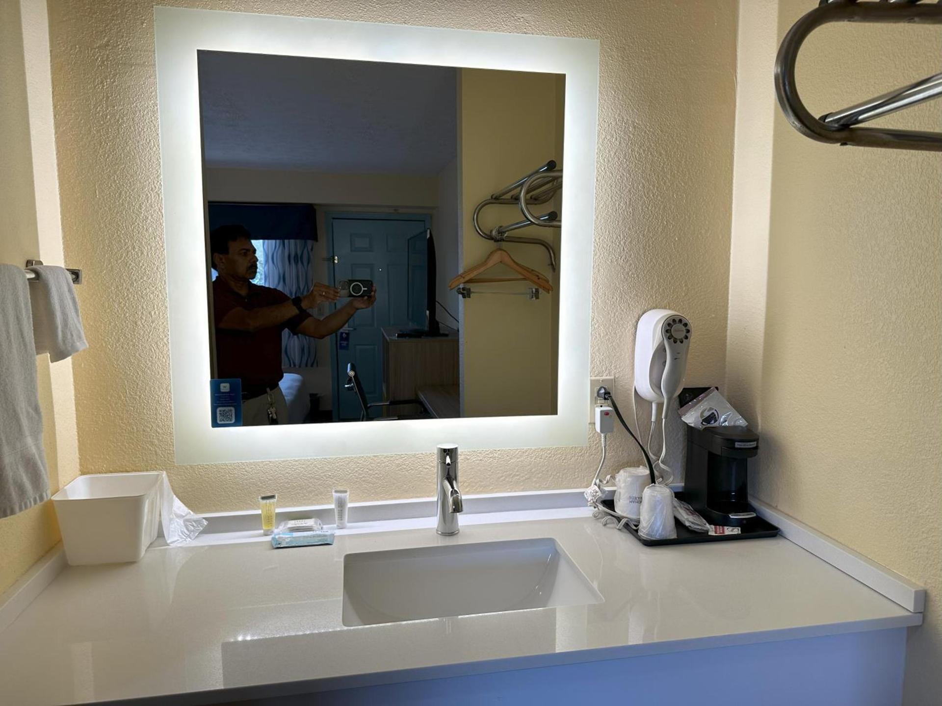Days Inn by Wyndham Renfro Valley Mount Vernon photo 60