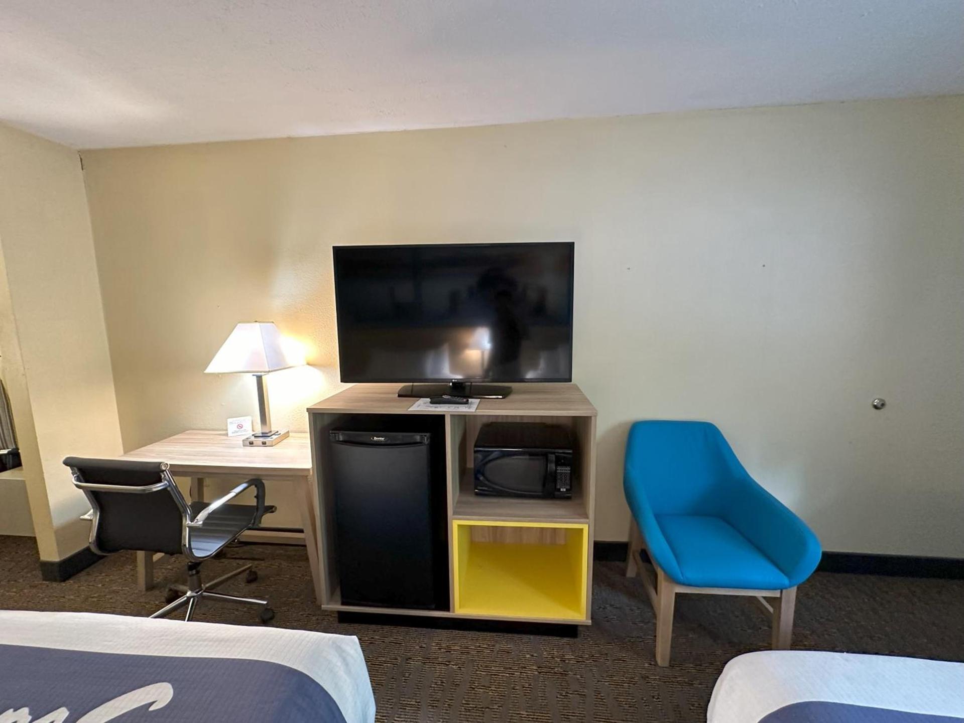 Days Inn by Wyndham Renfro Valley Mount Vernon photo 58