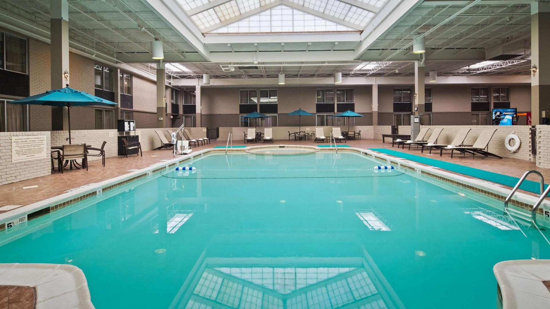 Best Western Plus Kingston Hotel and Conference Center photo 45