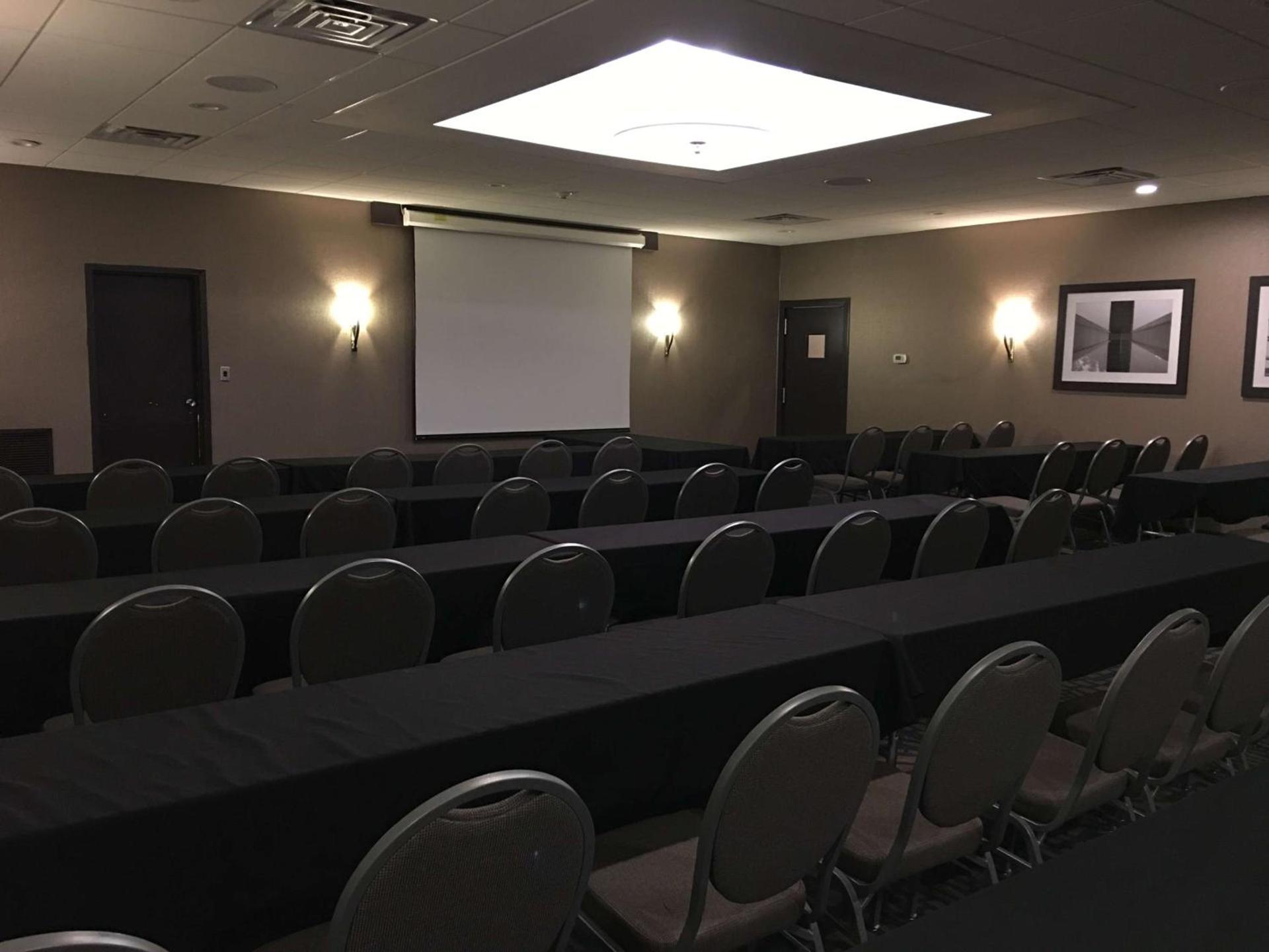 Best Western Plus Kingston Hotel and Conference Center photo 50
