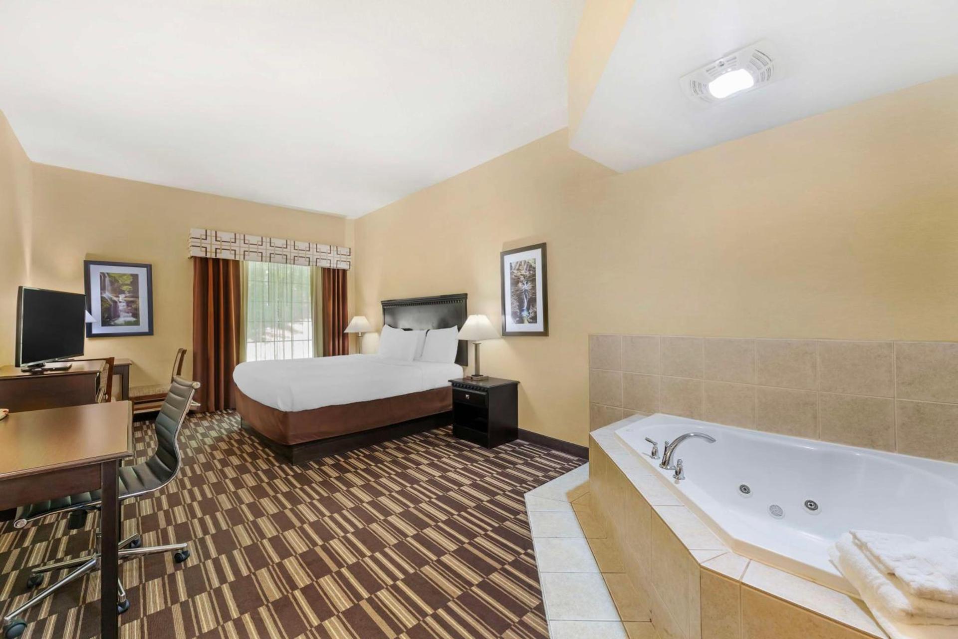 Best Western PLUS Victor Inn & Suites photo 7