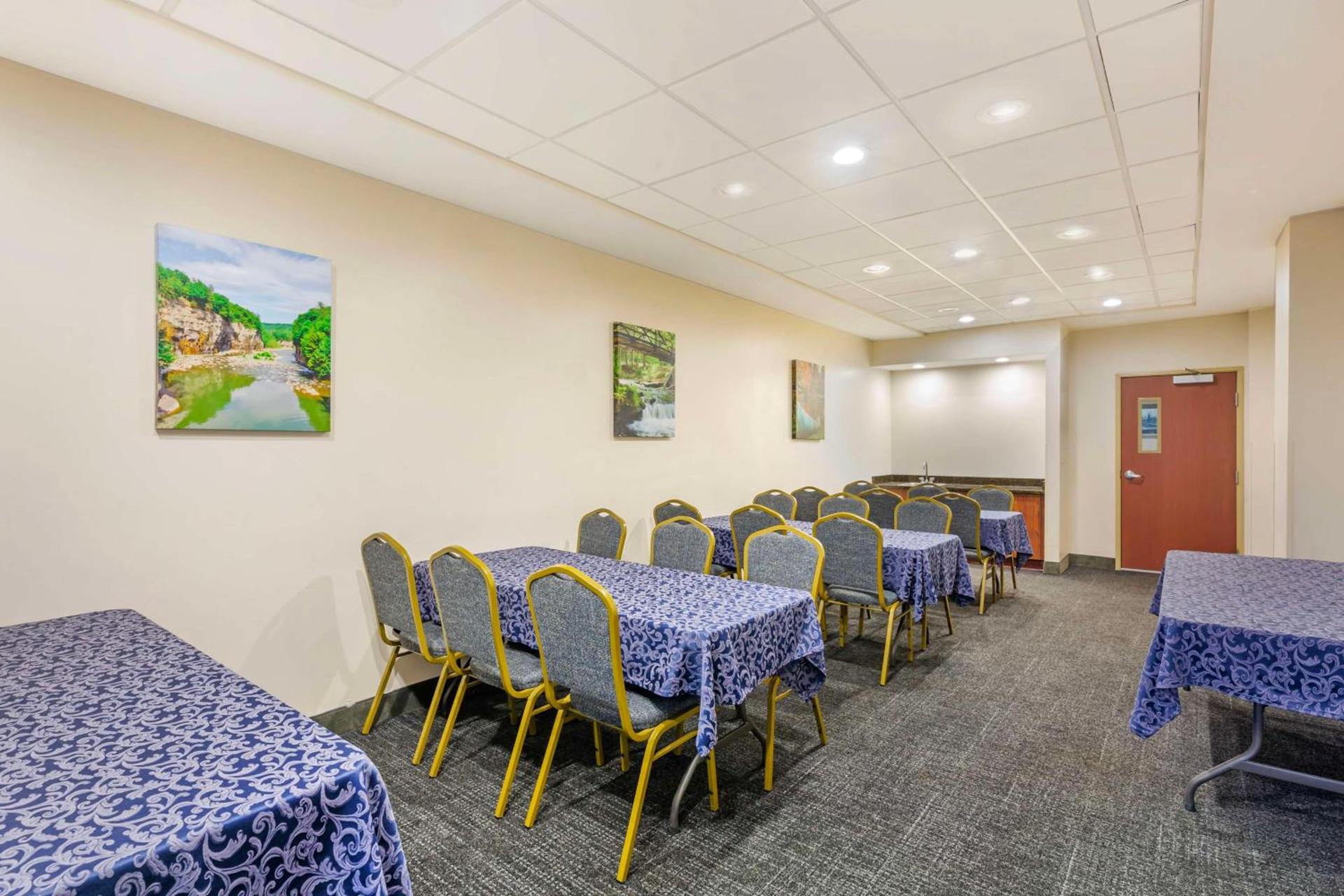 Best Western PLUS Victor Inn & Suites photo 5