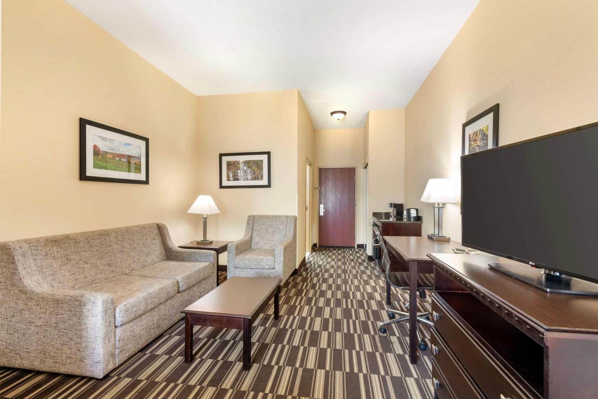Best Western PLUS Victor Inn & Suites photo 4