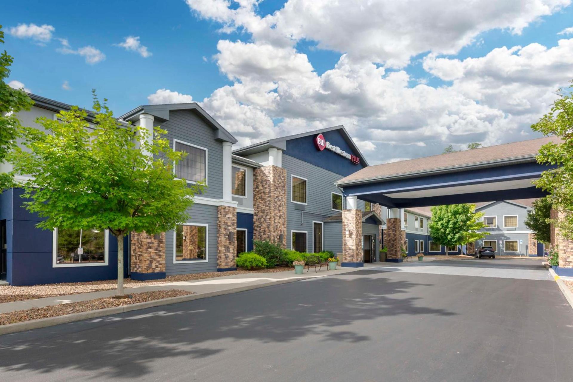 Best Western PLUS Victor Inn & Suites photo 13