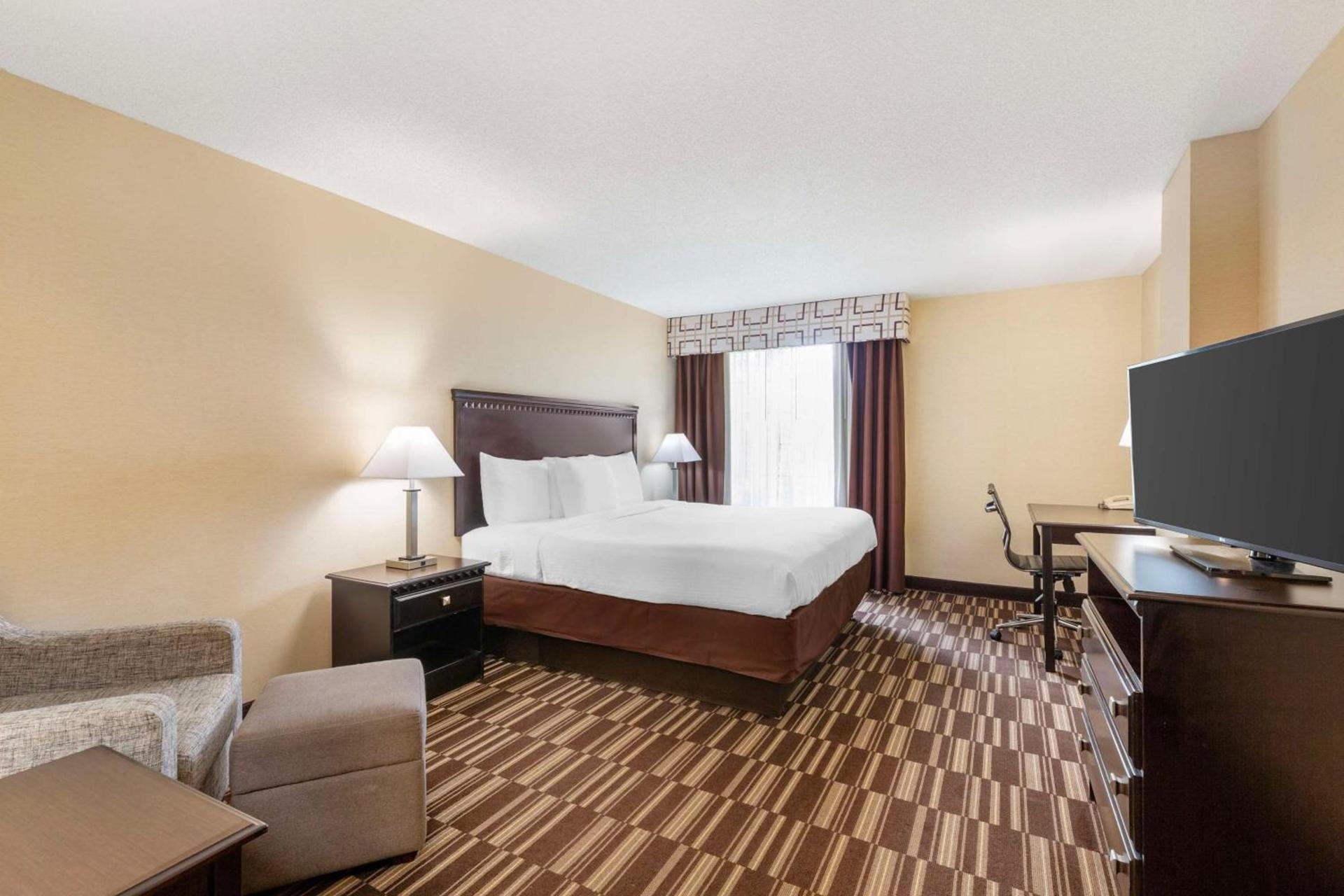 Best Western PLUS Victor Inn & Suites photo 15