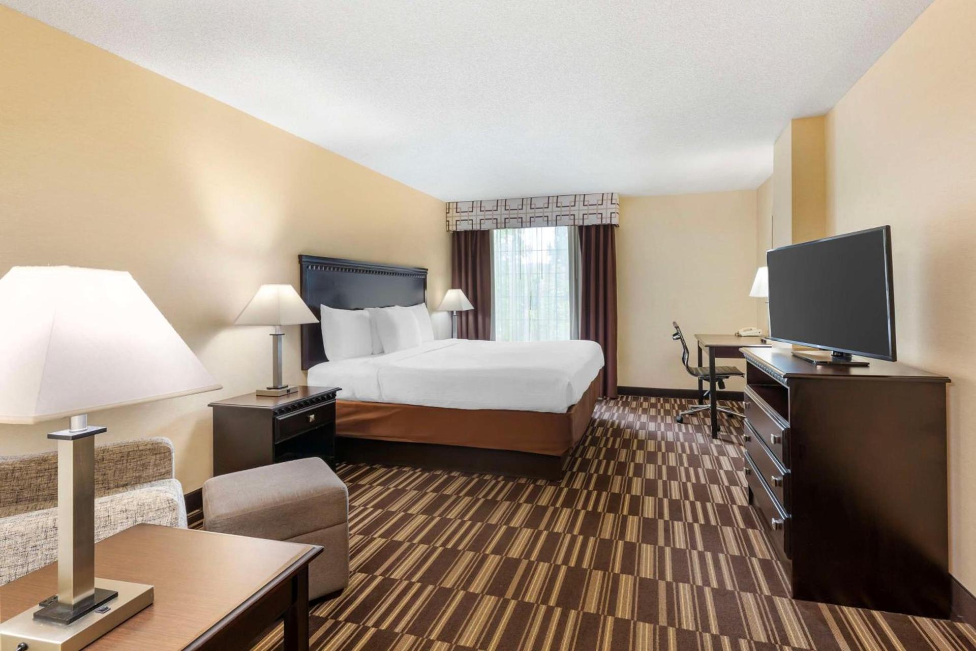 Best Western PLUS Victor Inn & Suites photo 14
