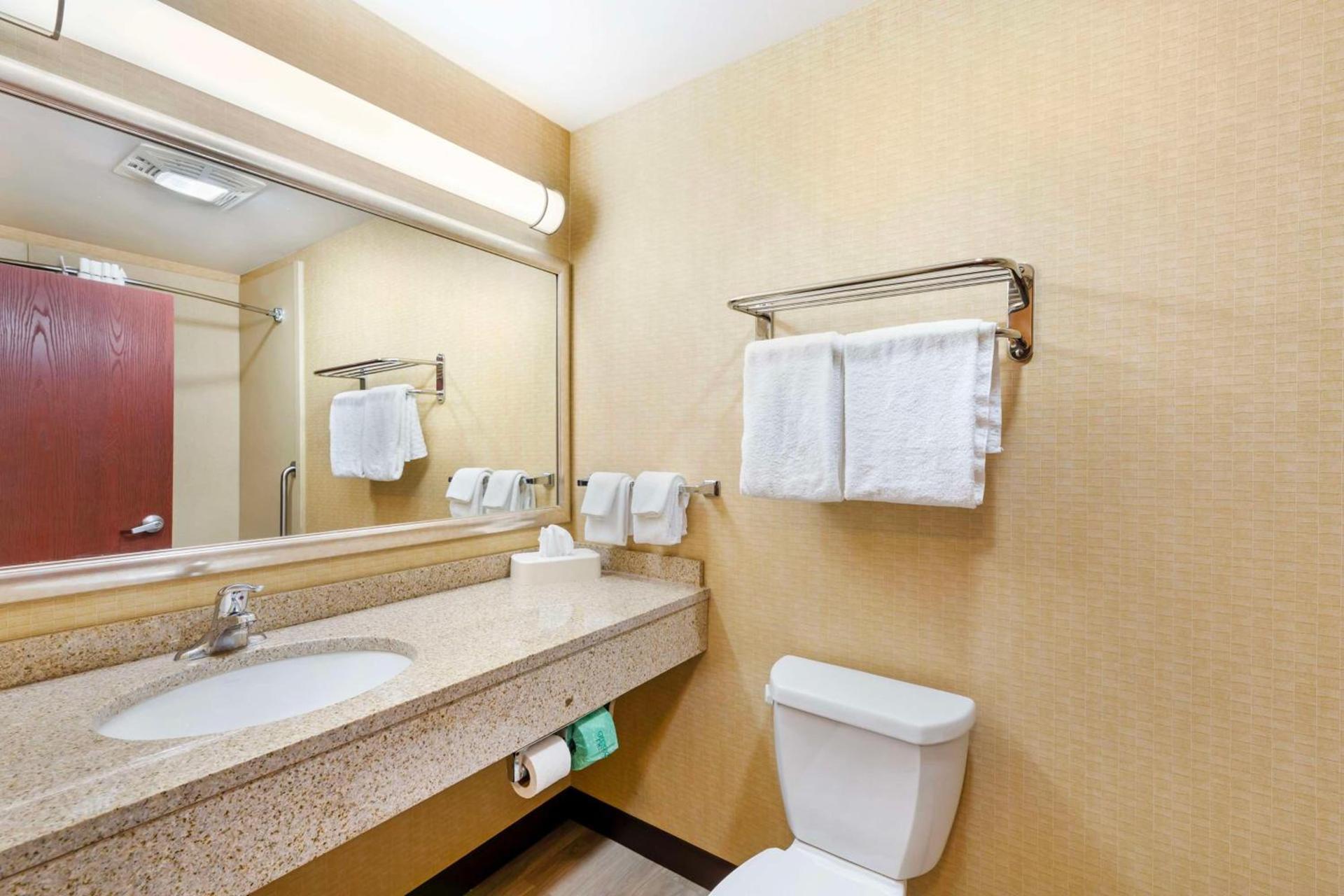 Best Western PLUS Victor Inn & Suites photo 18