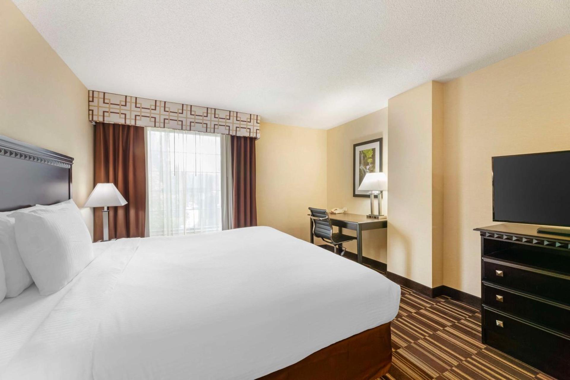 Best Western PLUS Victor Inn & Suites photo 17