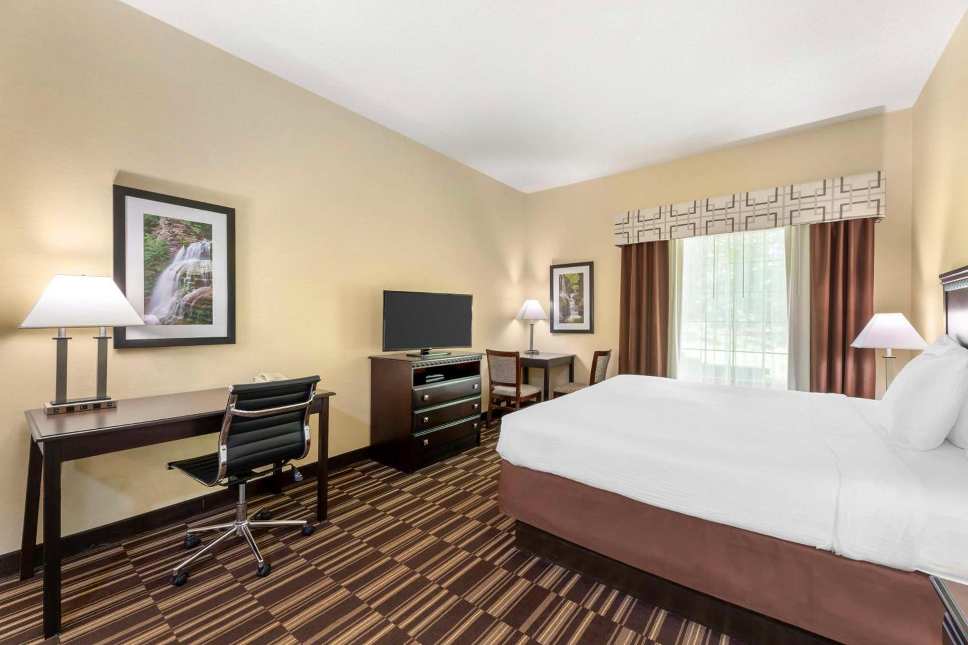 Best Western PLUS Victor Inn & Suites photo 20