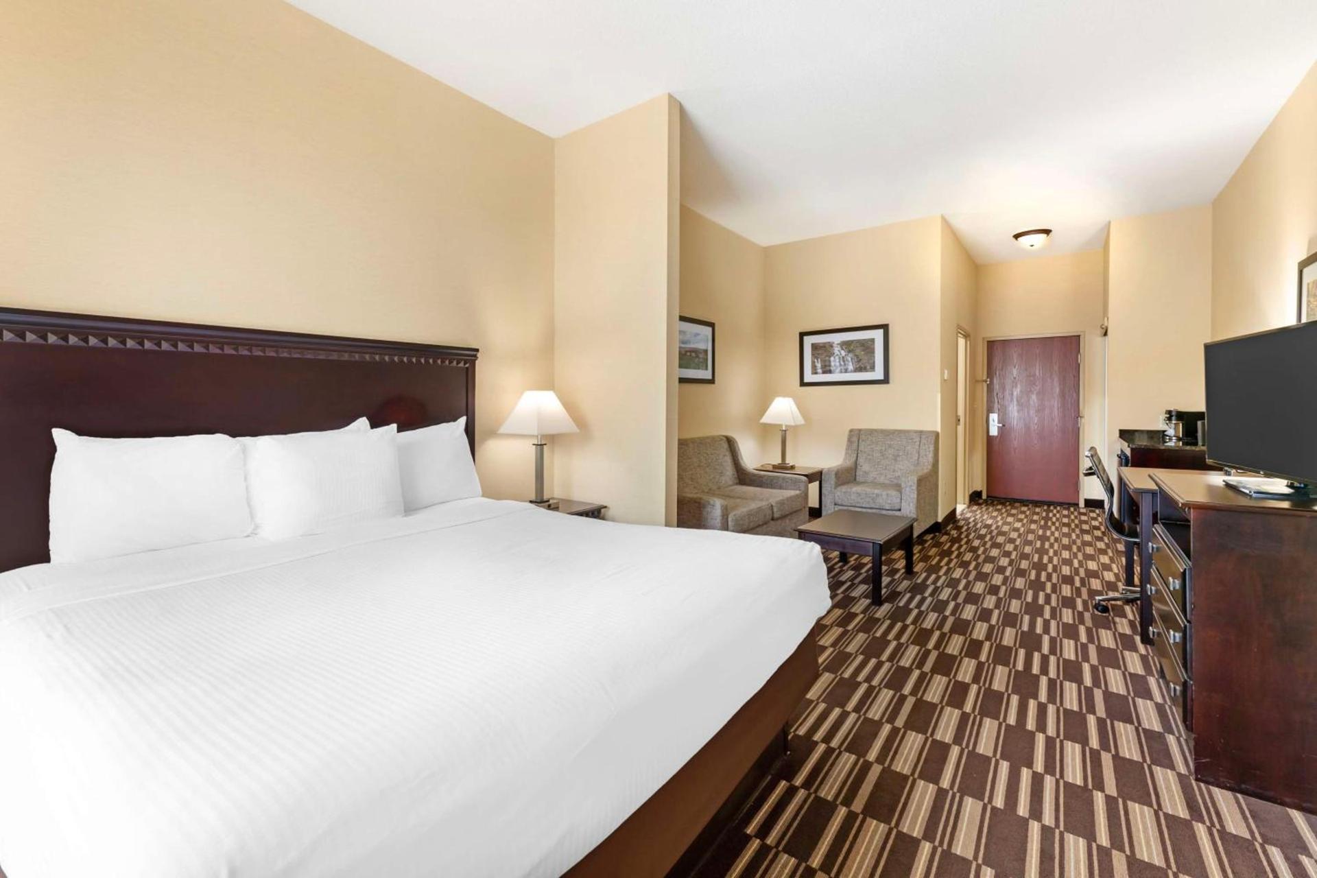 Best Western PLUS Victor Inn & Suites photo 27