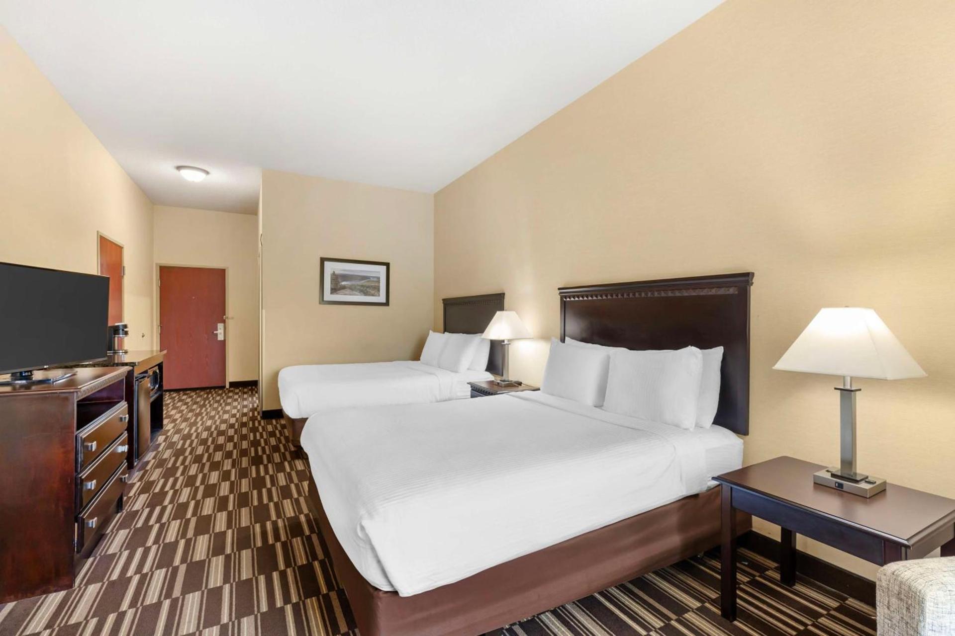 Best Western PLUS Victor Inn & Suites photo 30