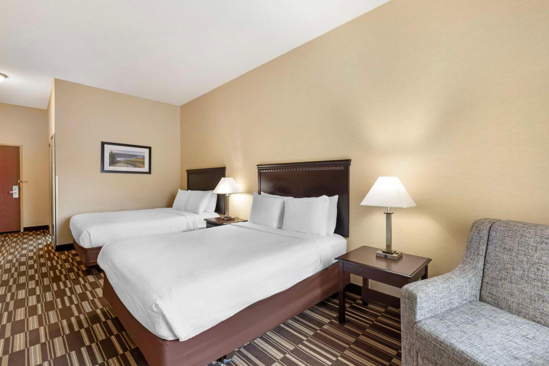 Best Western PLUS Victor Inn & Suites photo 31