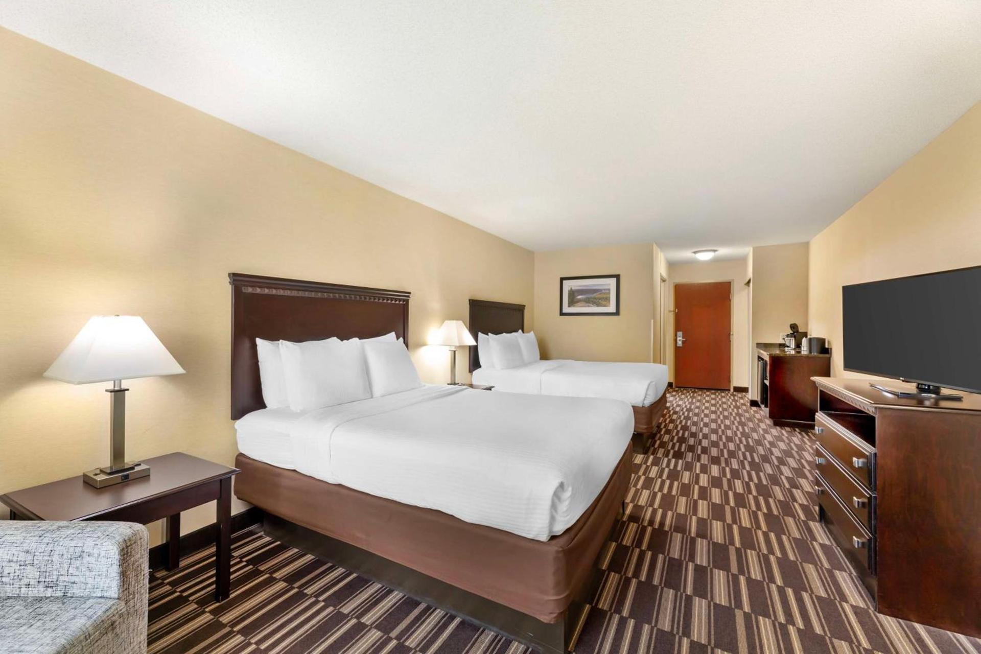 Best Western PLUS Victor Inn & Suites photo 39