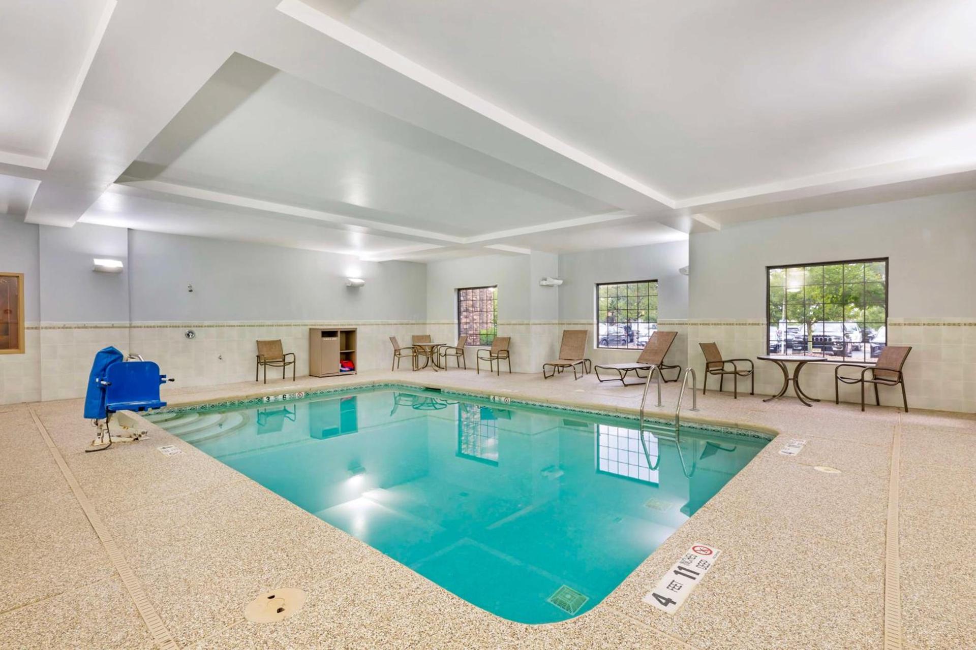 Best Western PLUS Victor Inn & Suites photo 42