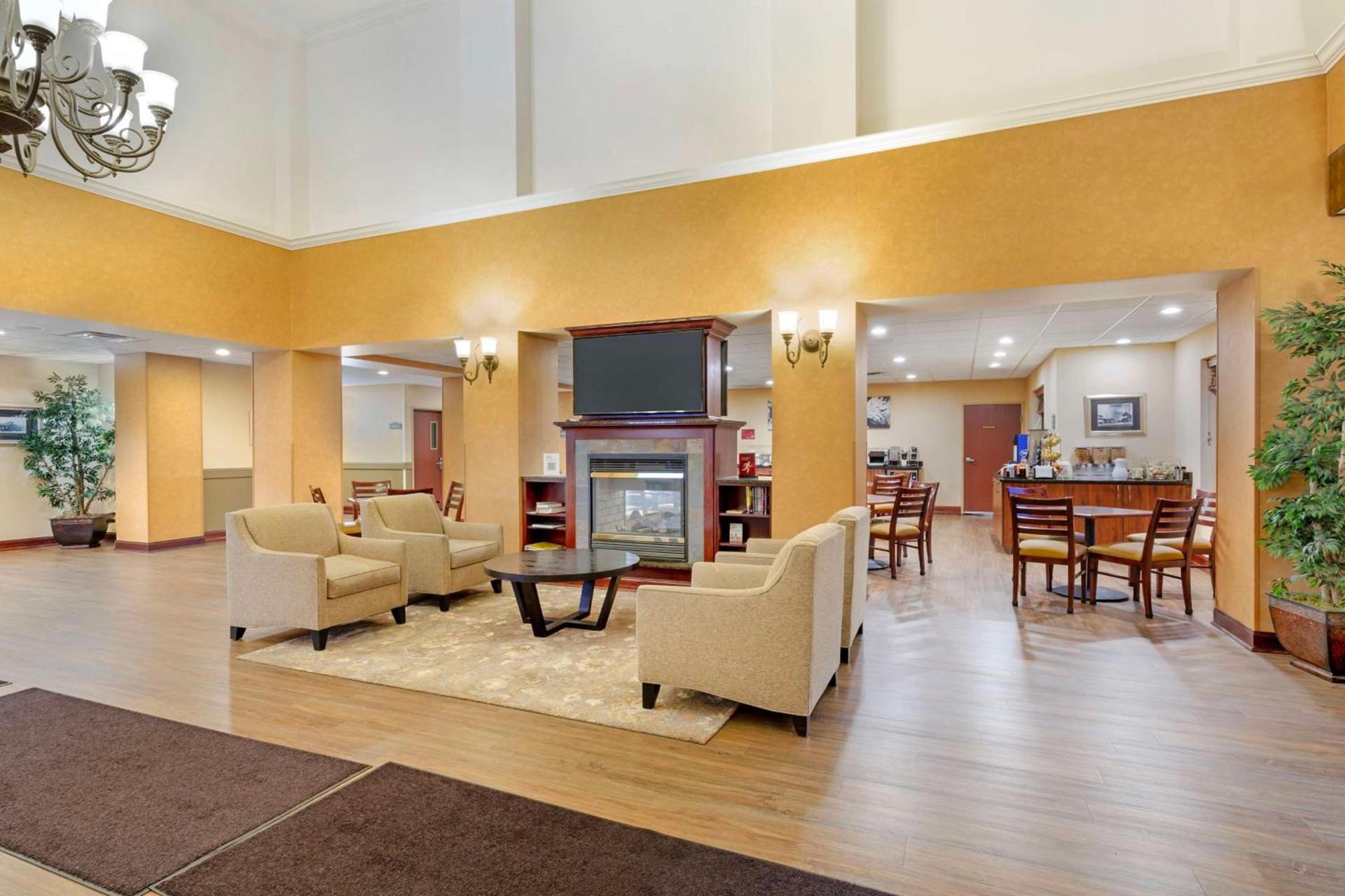 Best Western PLUS Victor Inn & Suites photo 41