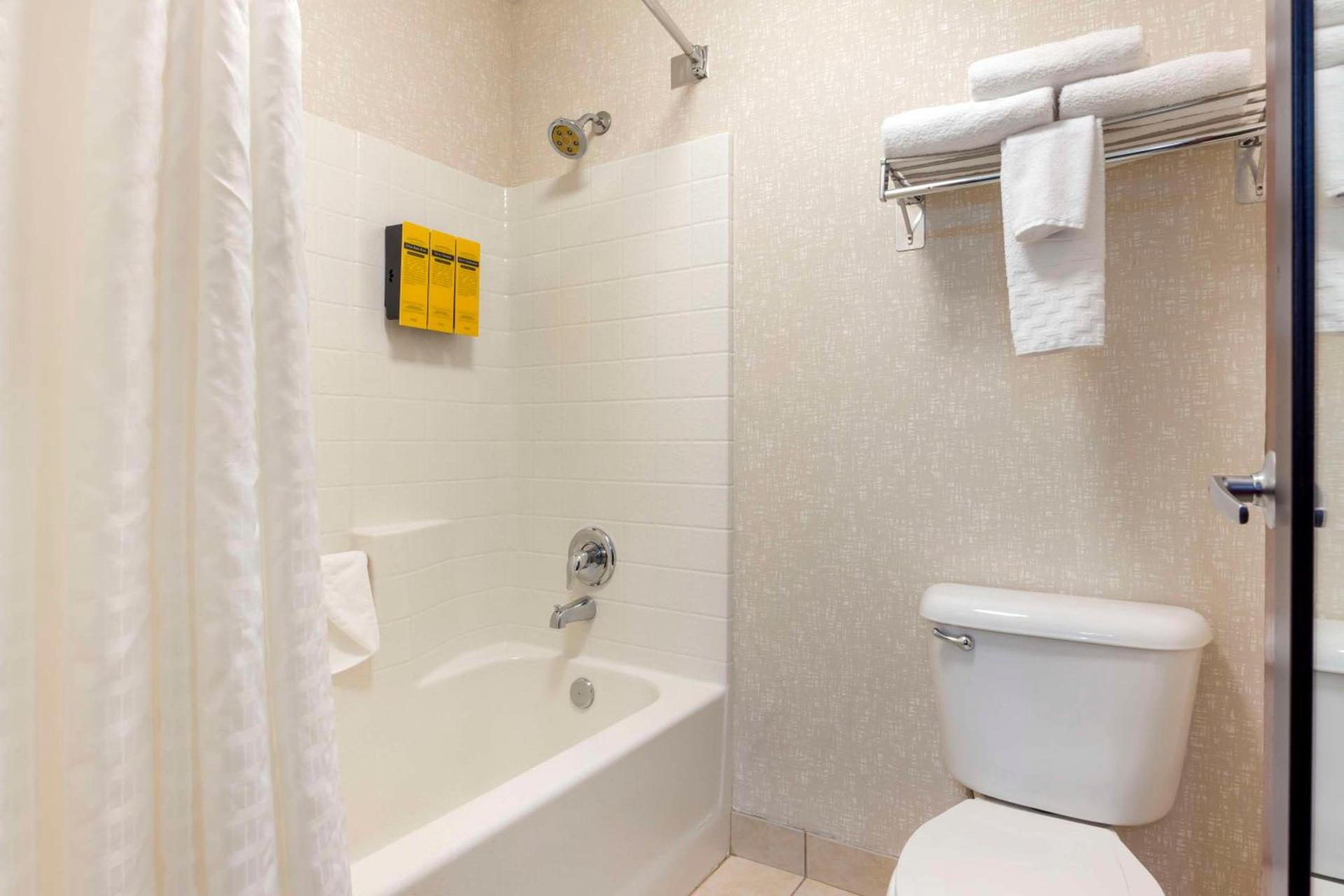 Best Western Plus Northwind Inn & Suites photo 7
