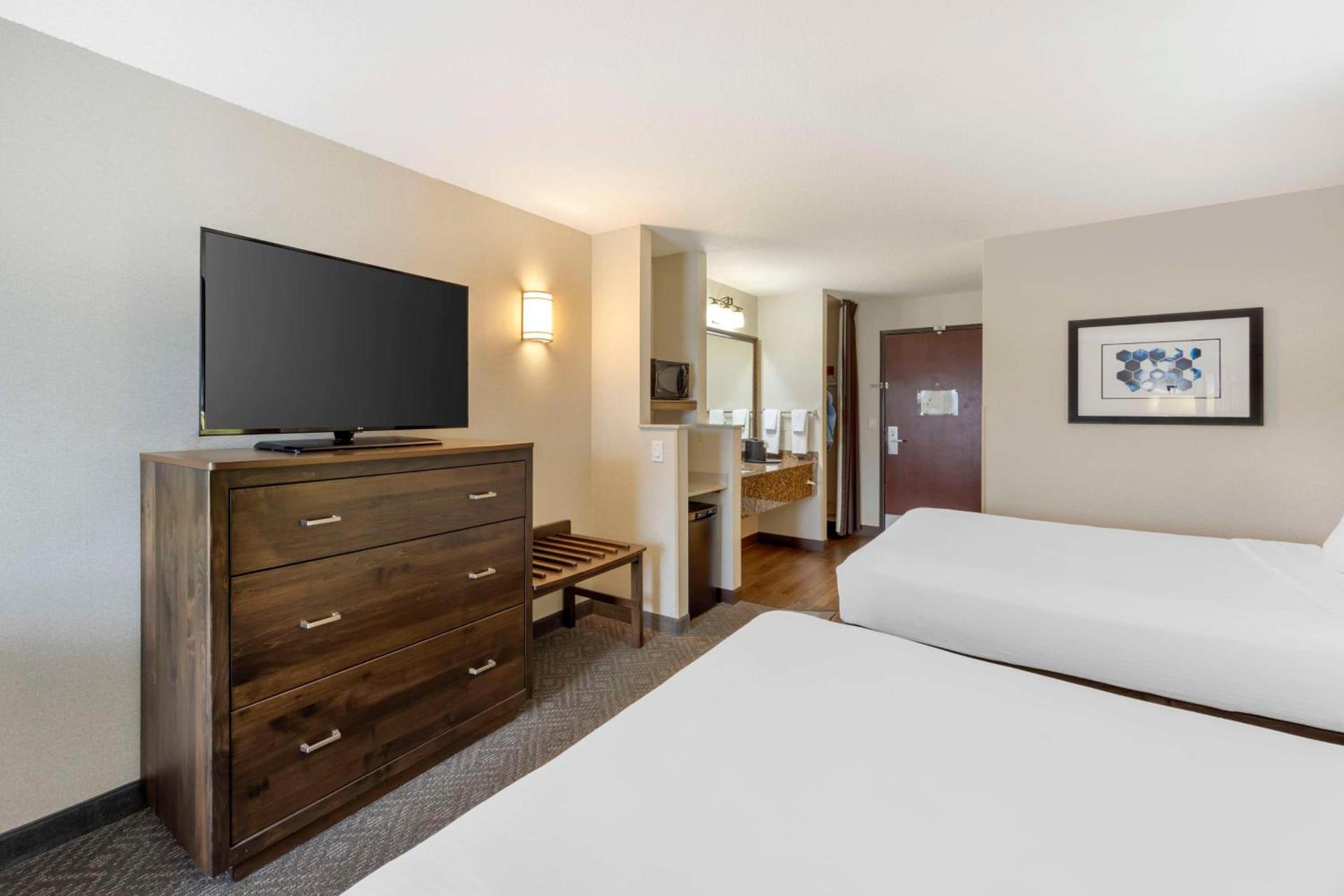 Best Western Plus Northwind Inn & Suites photo 14