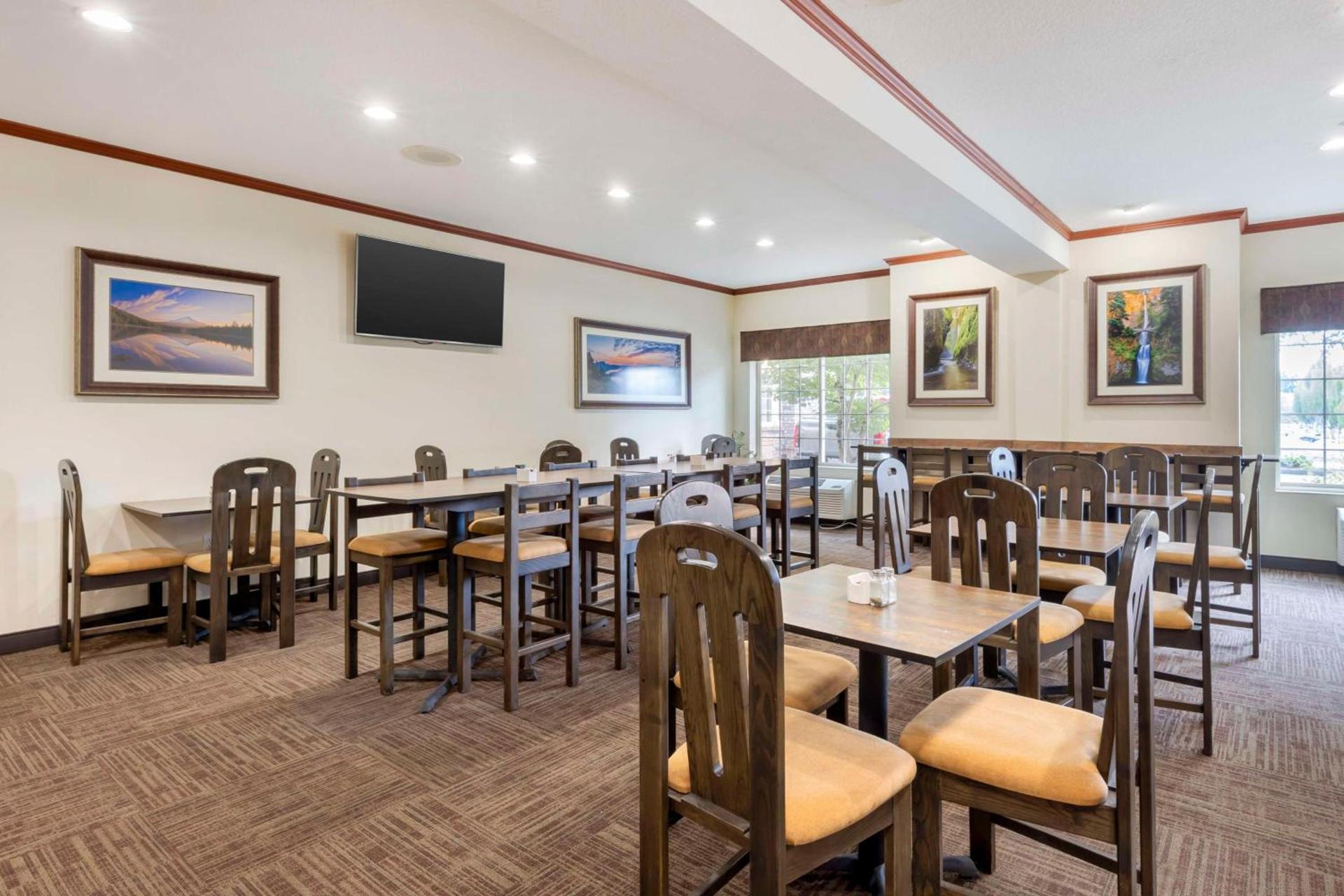 Best Western Plus Northwind Inn & Suites photo 39