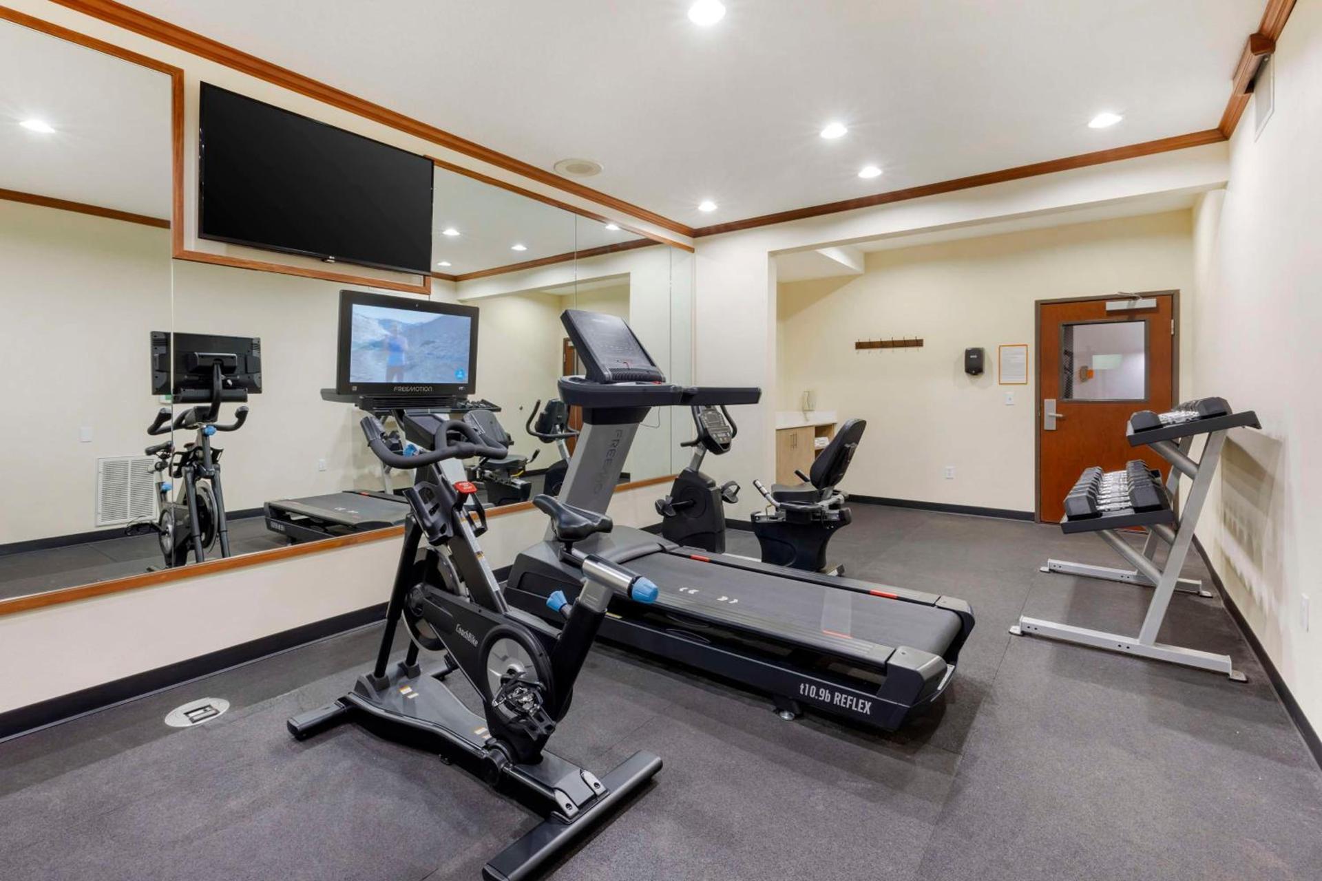 Best Western Plus Northwind Inn & Suites photo 44