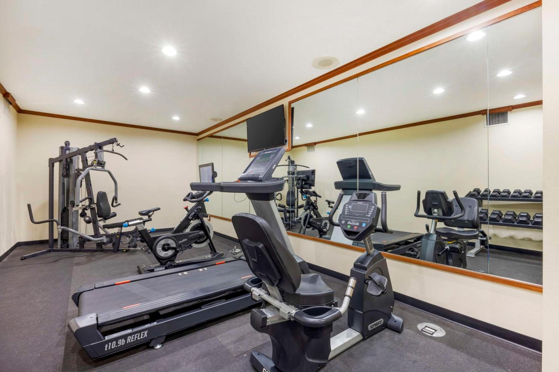 Best Western Plus Northwind Inn & Suites photo 43