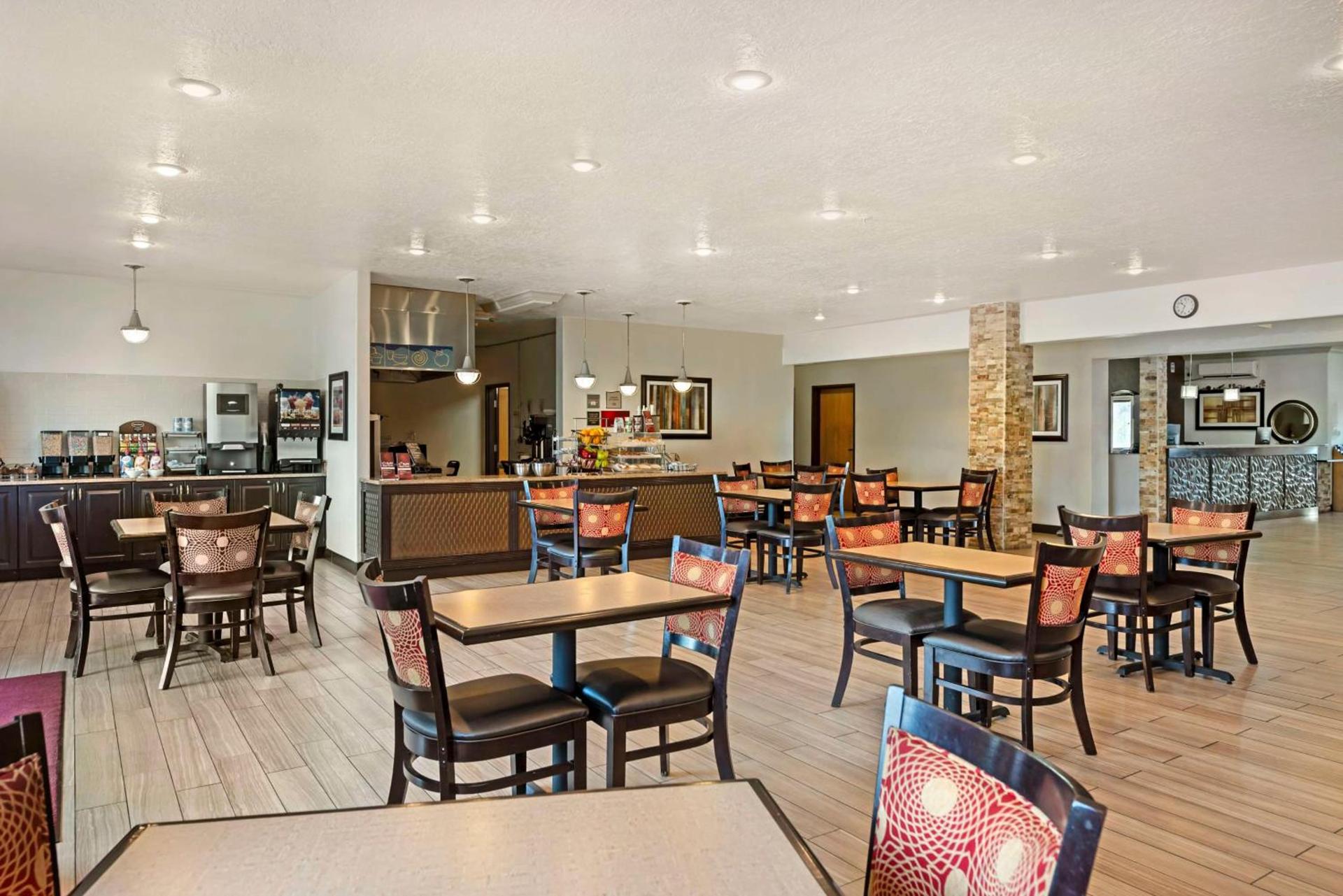 Best Western Plus Eagleridge Inn & Suites photo 5