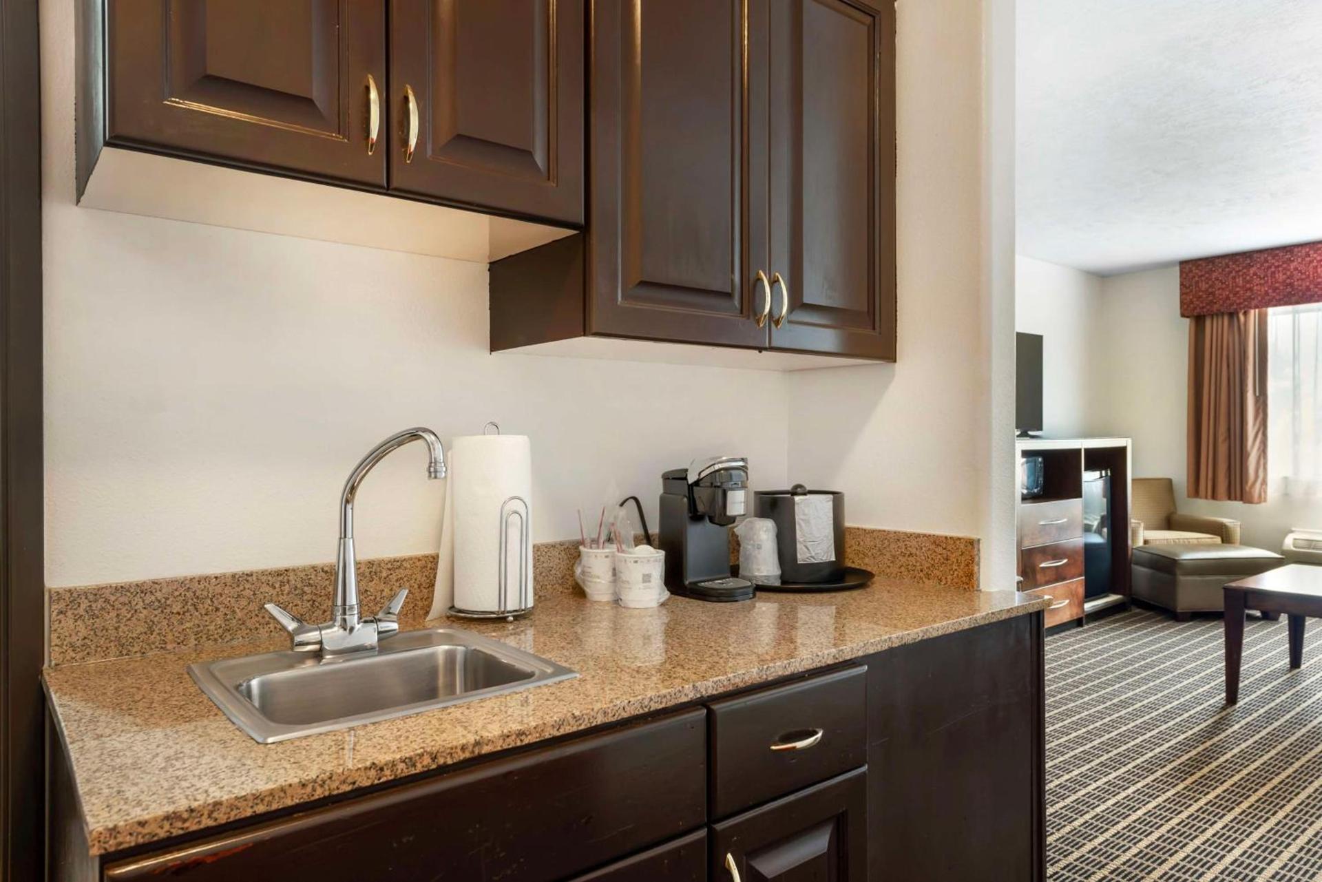 Best Western Plus Eagleridge Inn & Suites photo 20