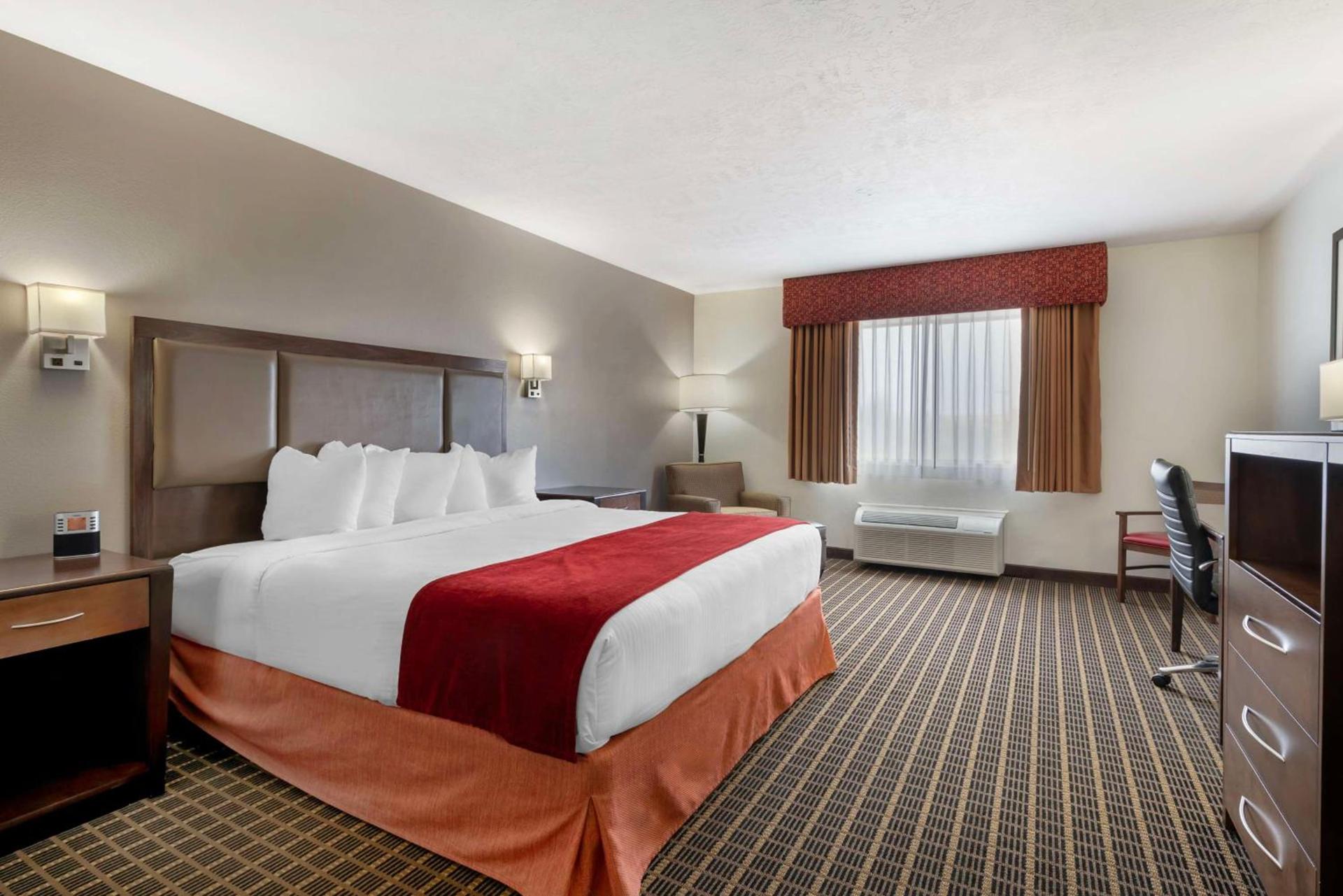 Best Western Plus Eagleridge Inn & Suites photo 28