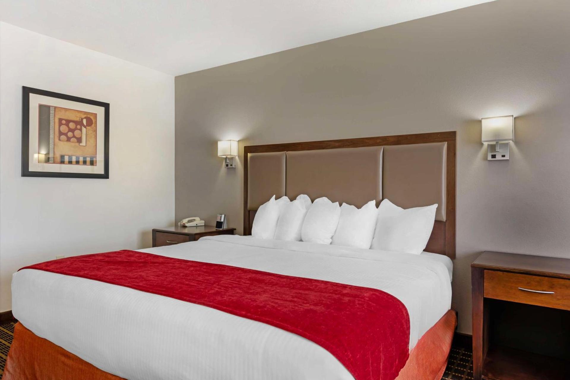 Best Western Plus Eagleridge Inn & Suites photo 31