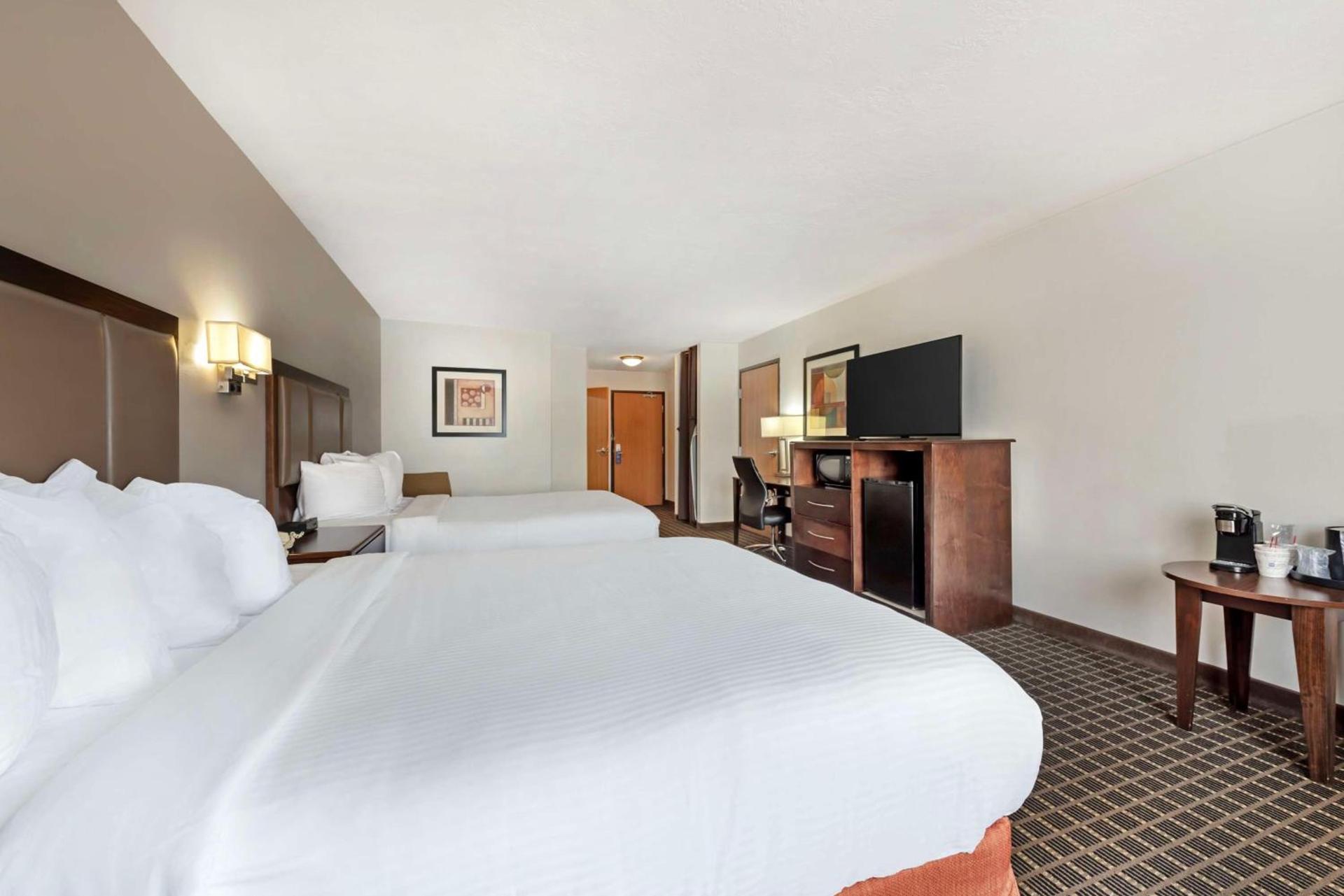Best Western Plus Eagleridge Inn & Suites photo 36