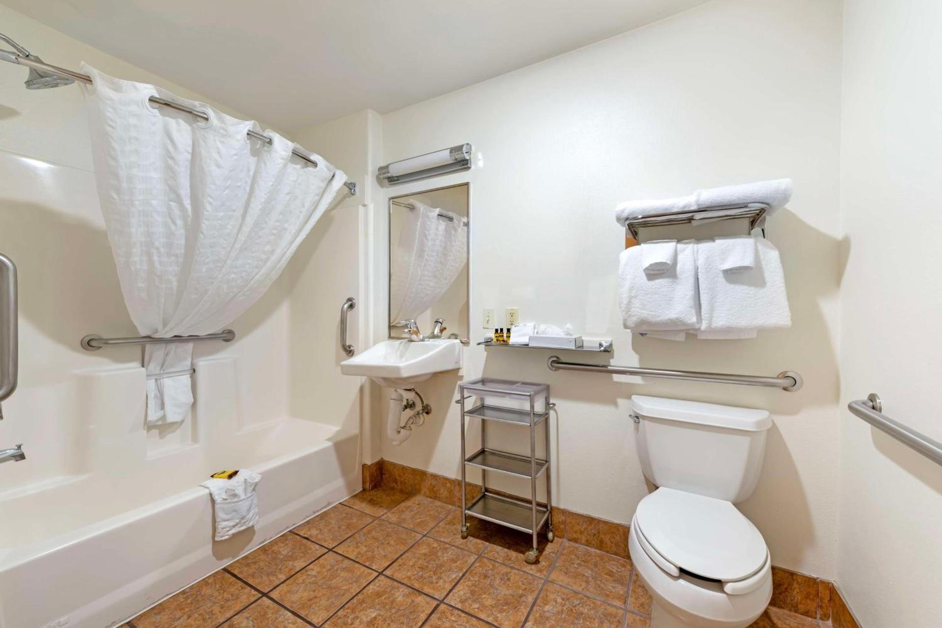 Best Western Plus Eagleridge Inn & Suites photo 38