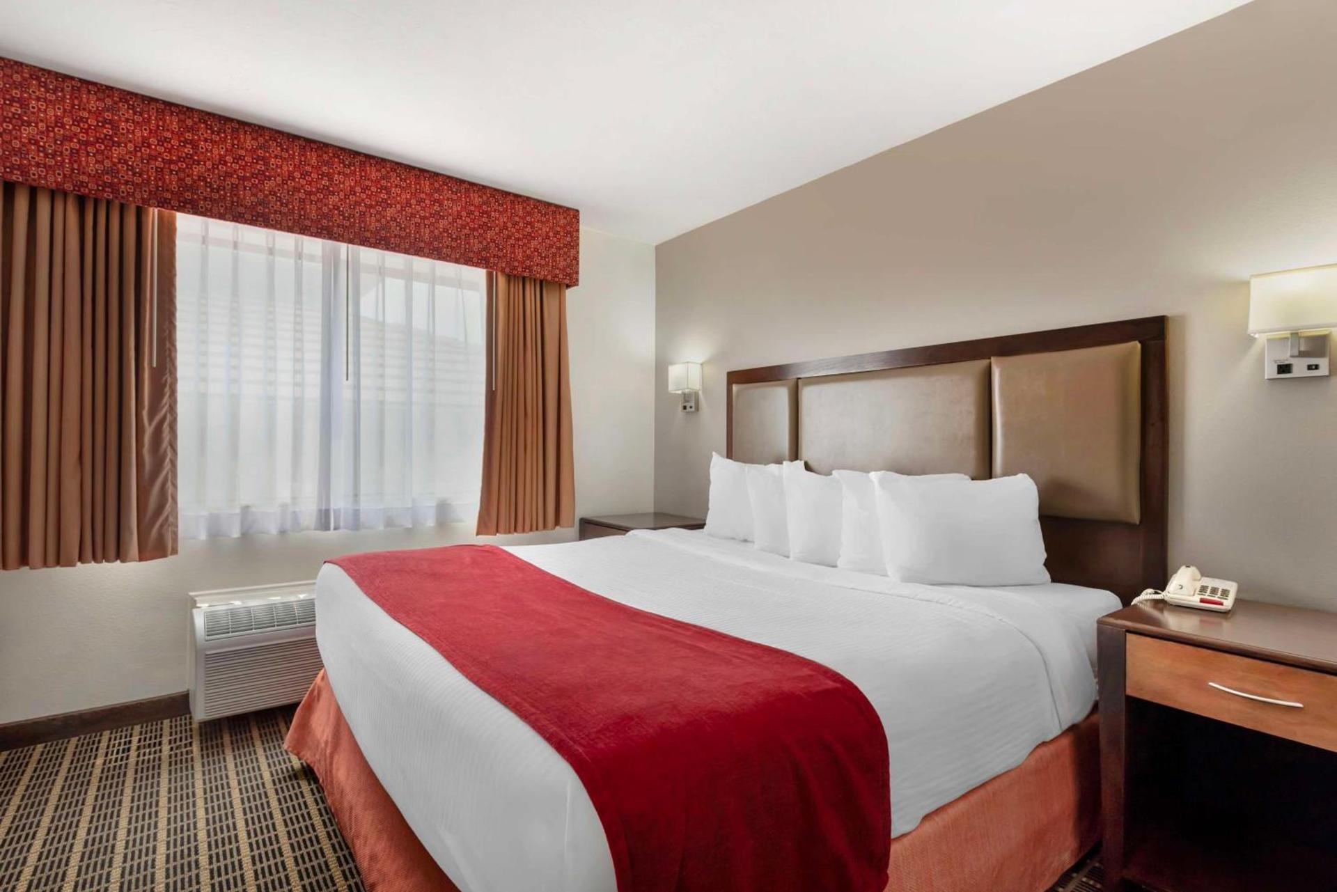 Best Western Plus Eagleridge Inn & Suites photo 40