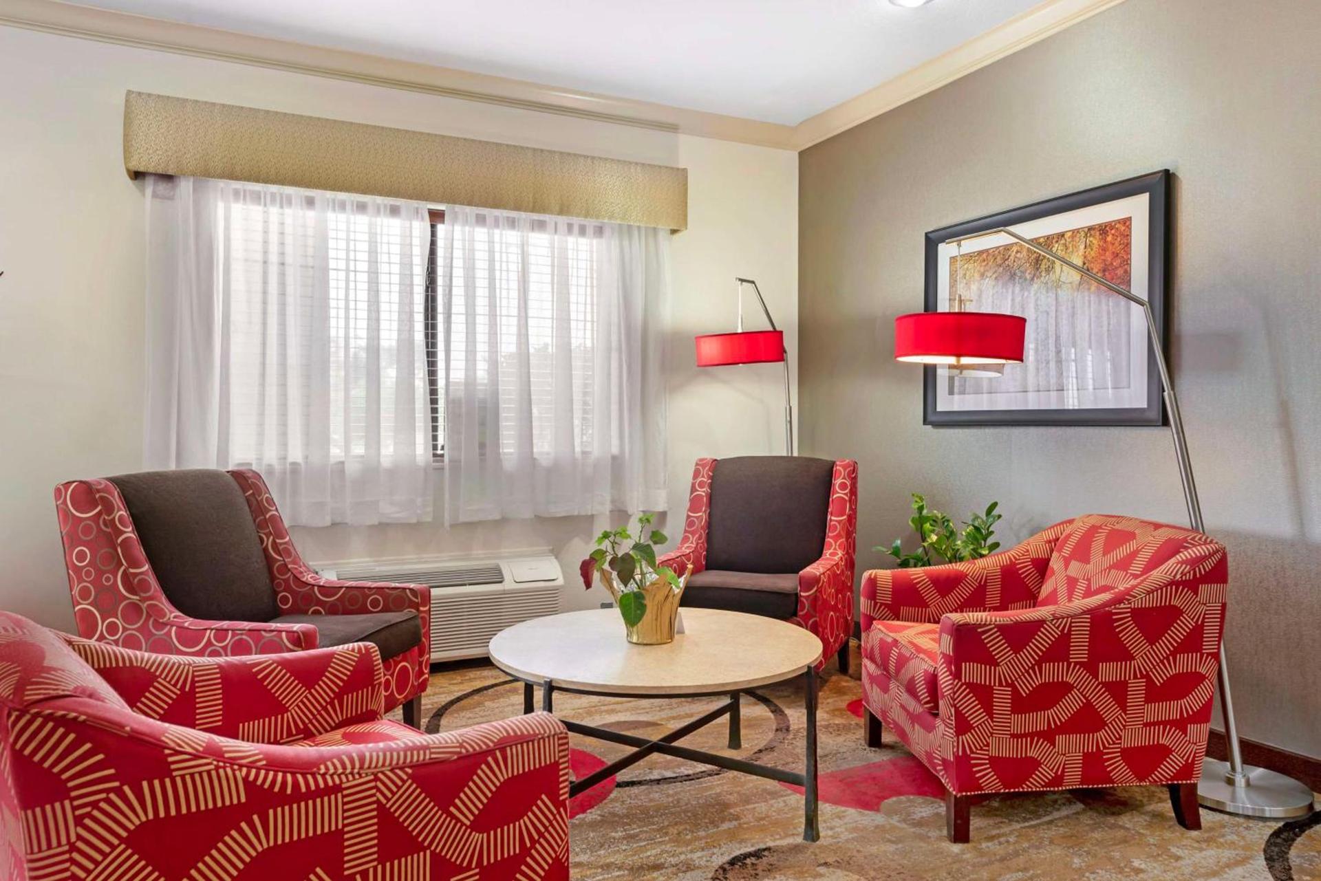 Best Western Plus Eagleridge Inn & Suites photo 46