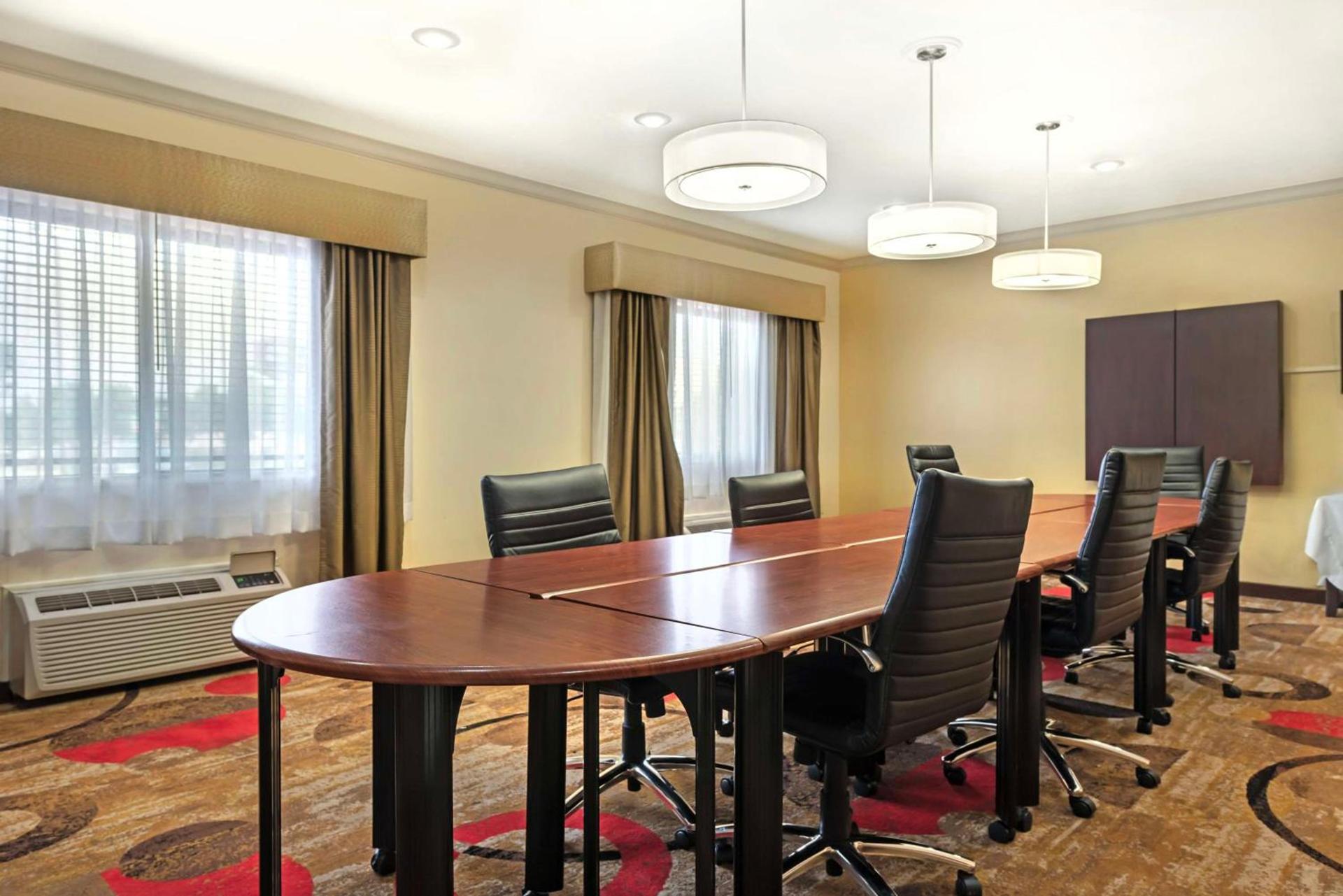 Best Western Plus Eagleridge Inn & Suites photo 50