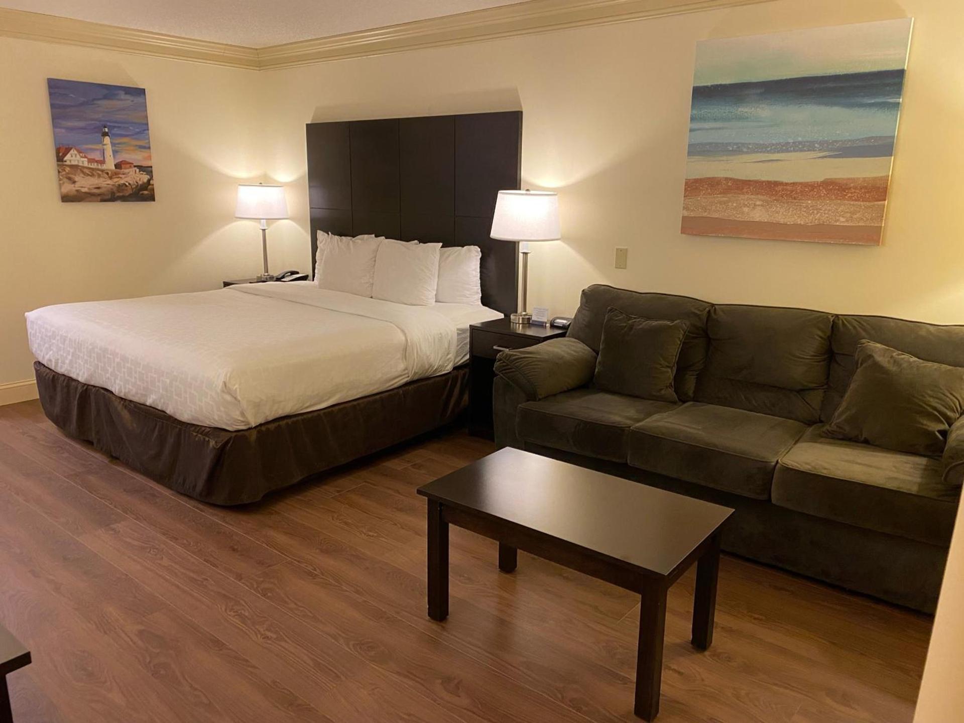 Clarion Hotel & Conference Center Toms River photo 50