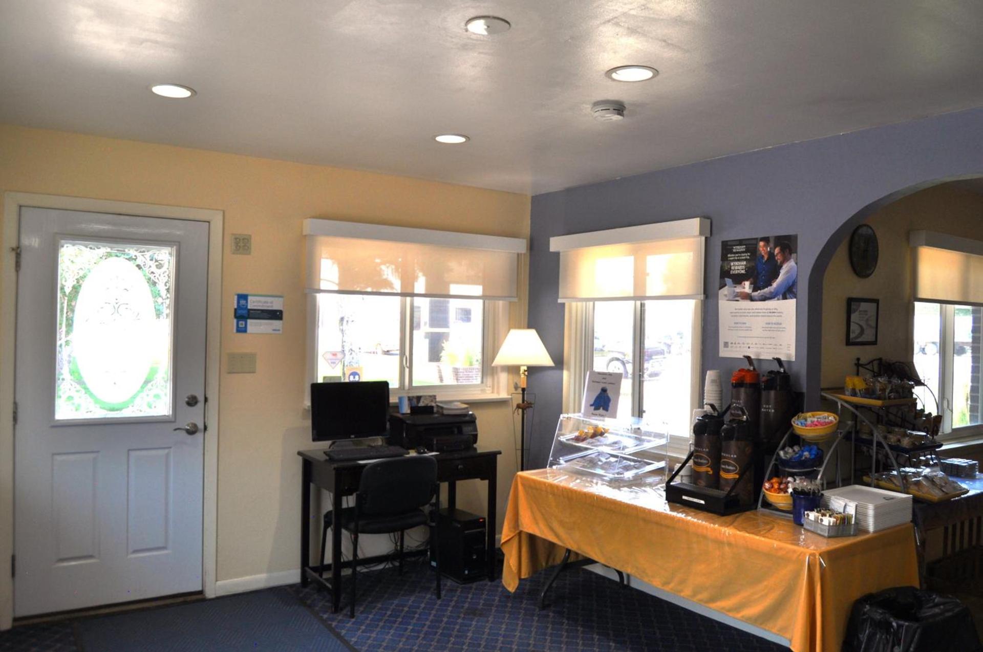 Days Inn by Wyndham Worland photo 54